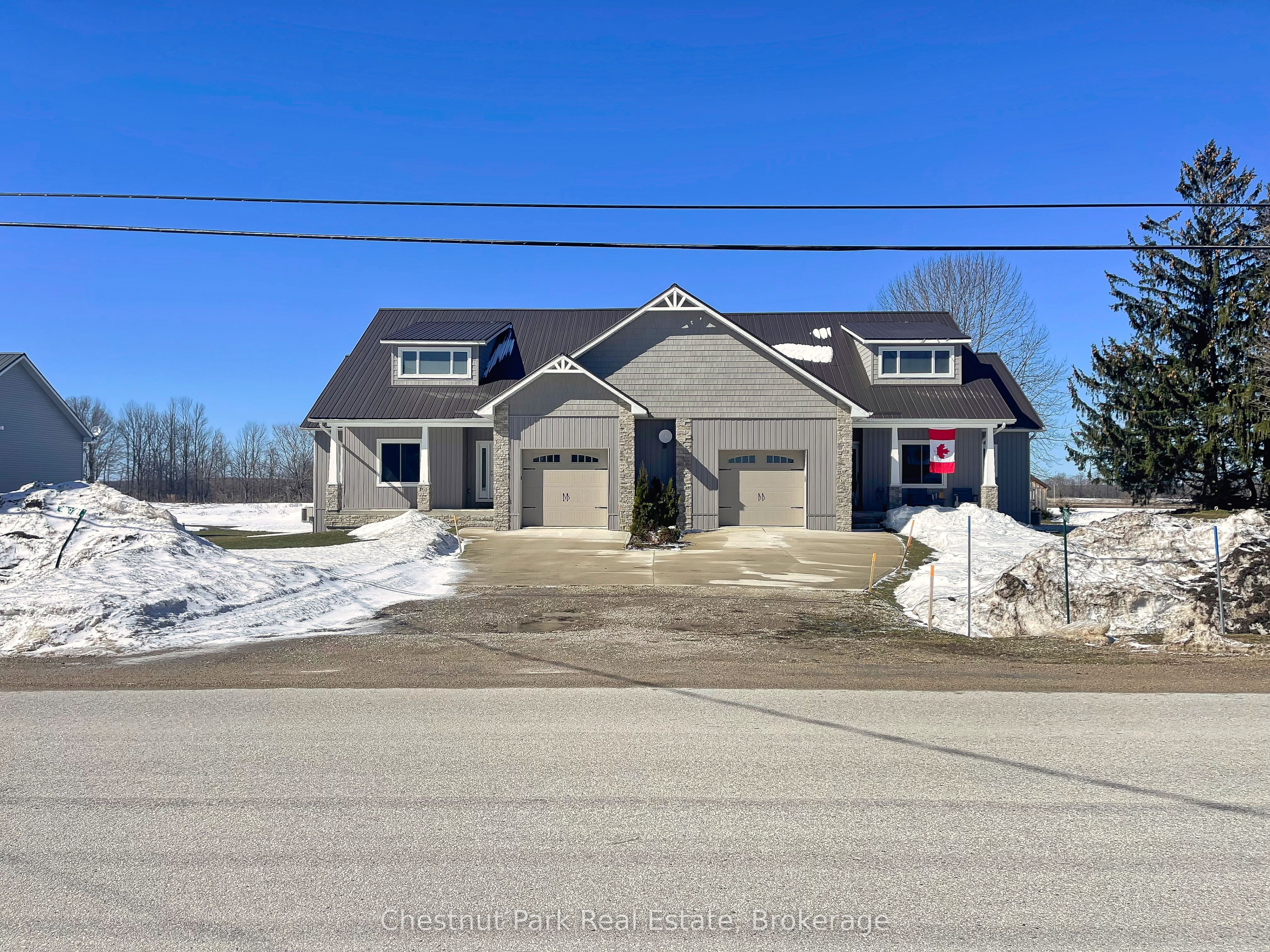 319916-319926 Kemble Rock Road Property Photo 3