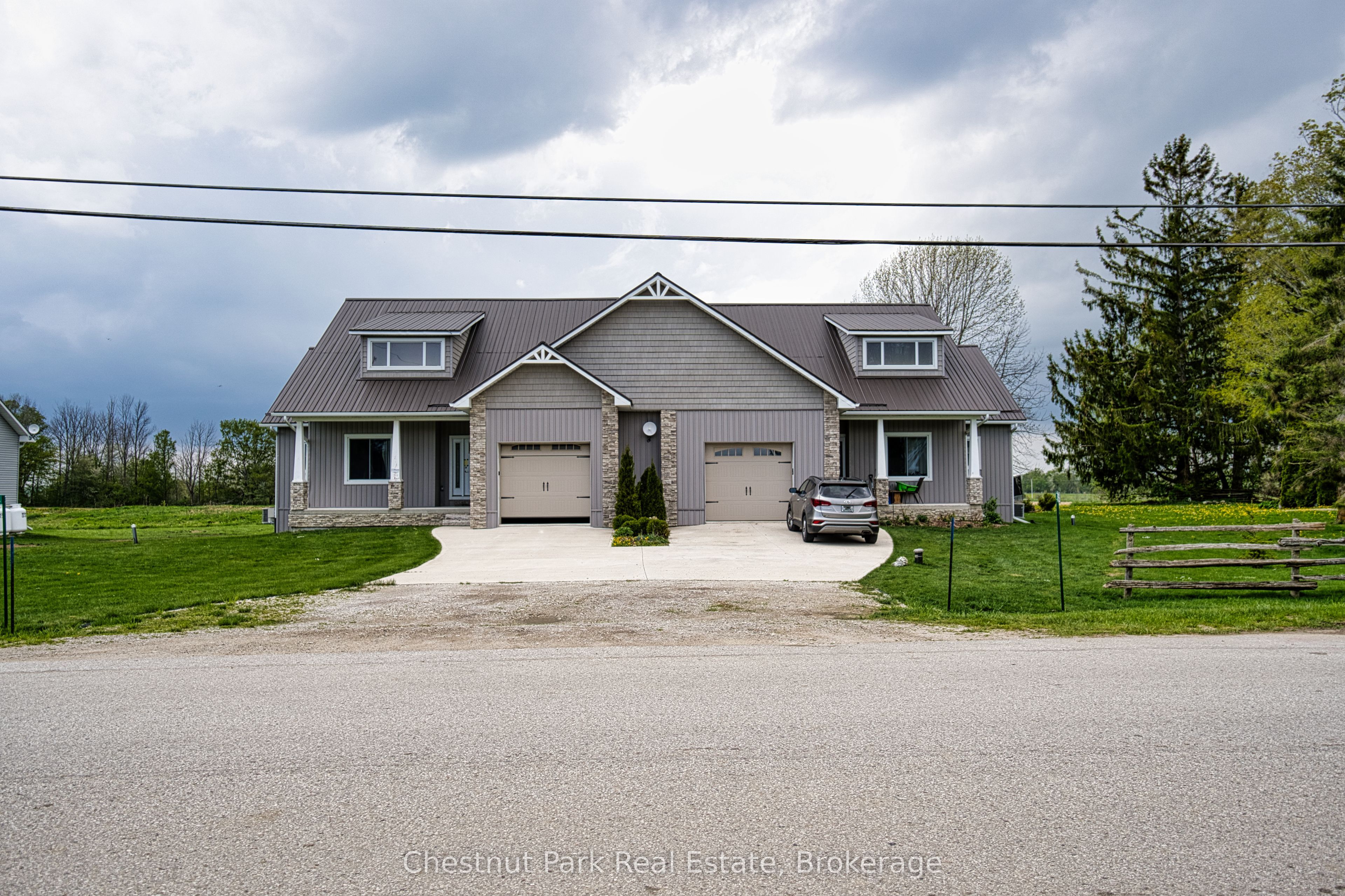 319916-319926 Kemble Rock Road Property Photo 4