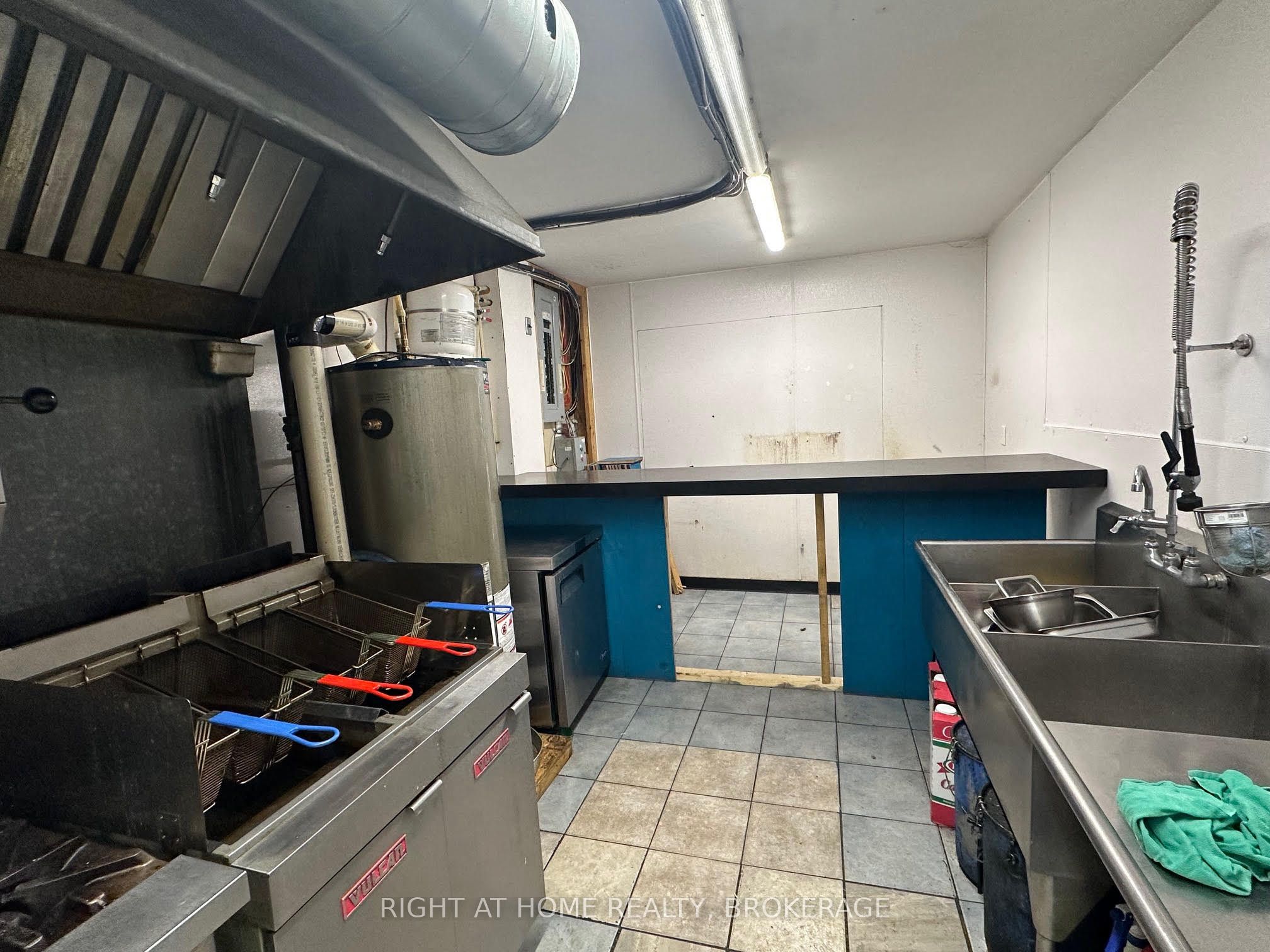 #unit B - 4060 Erie Road Property Photo 7