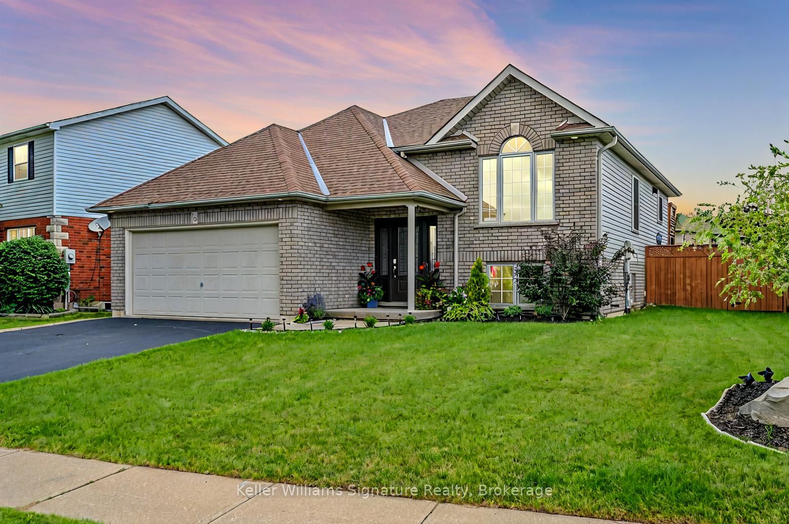 59 Whitlaw Way Property Photo
