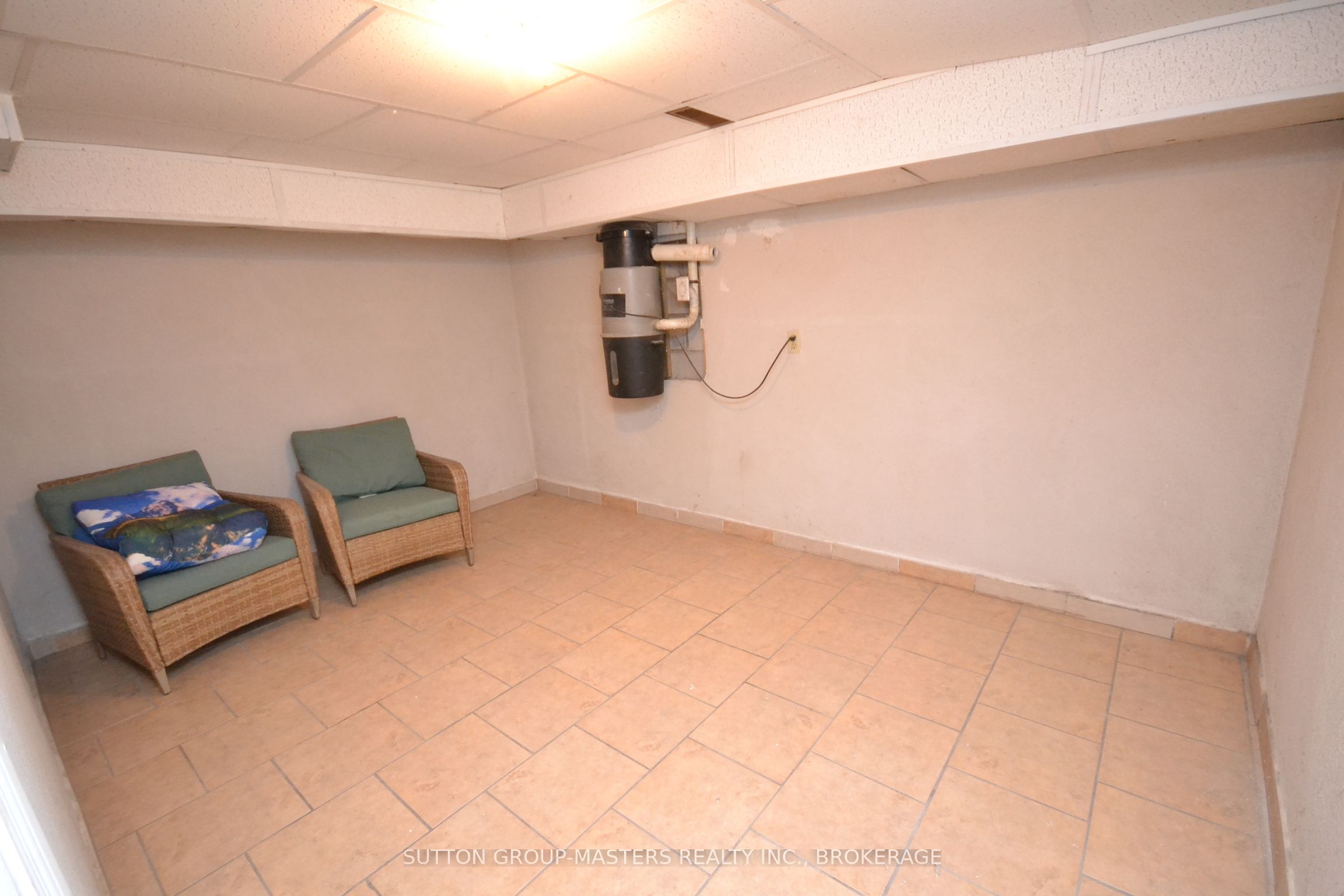 245 Arnold Street Property Photo 27