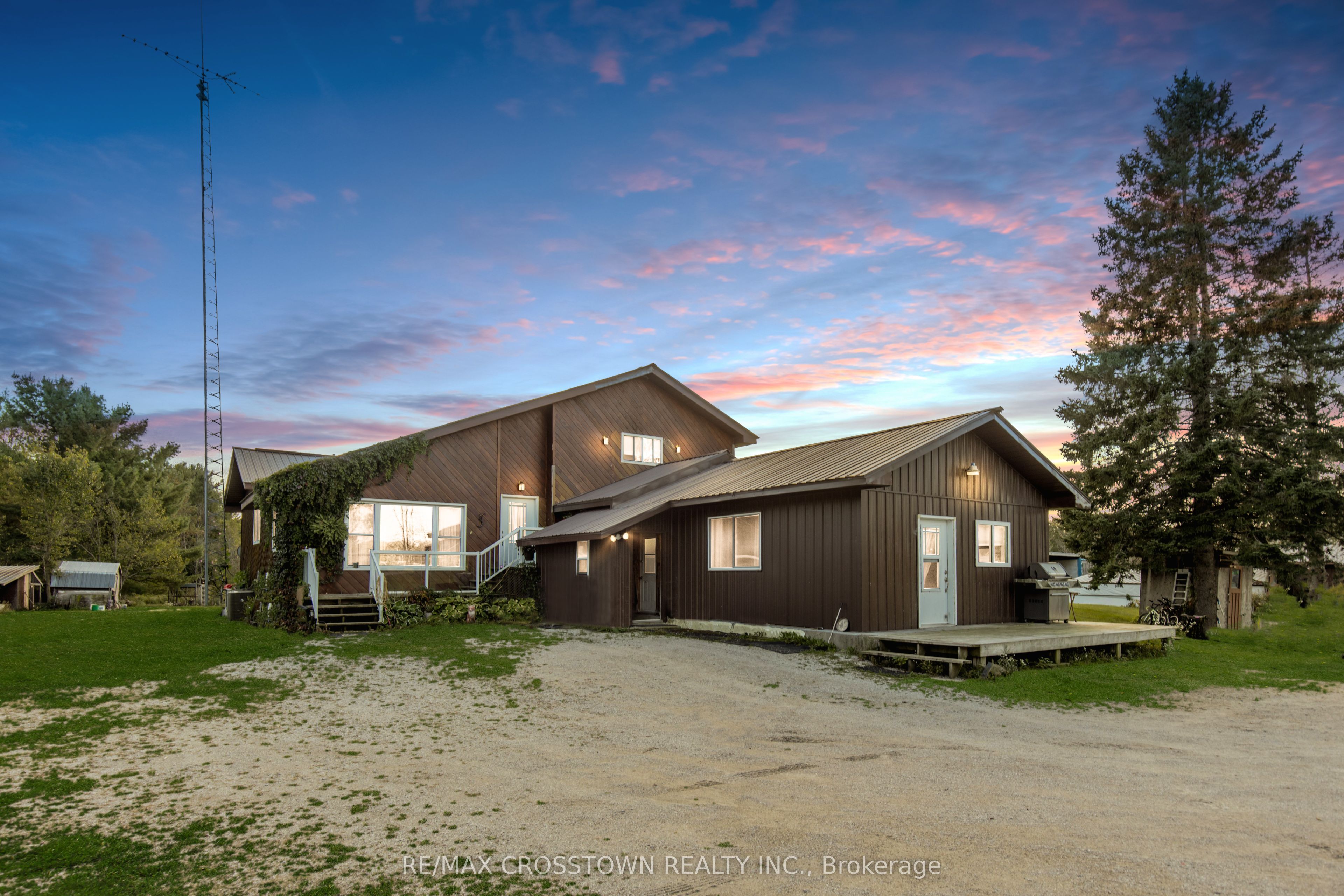 776 Monck Road Property Photo