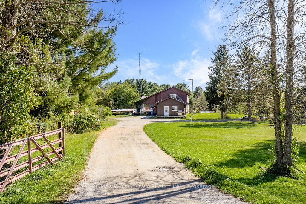 776 Monck Road Property Photo 3