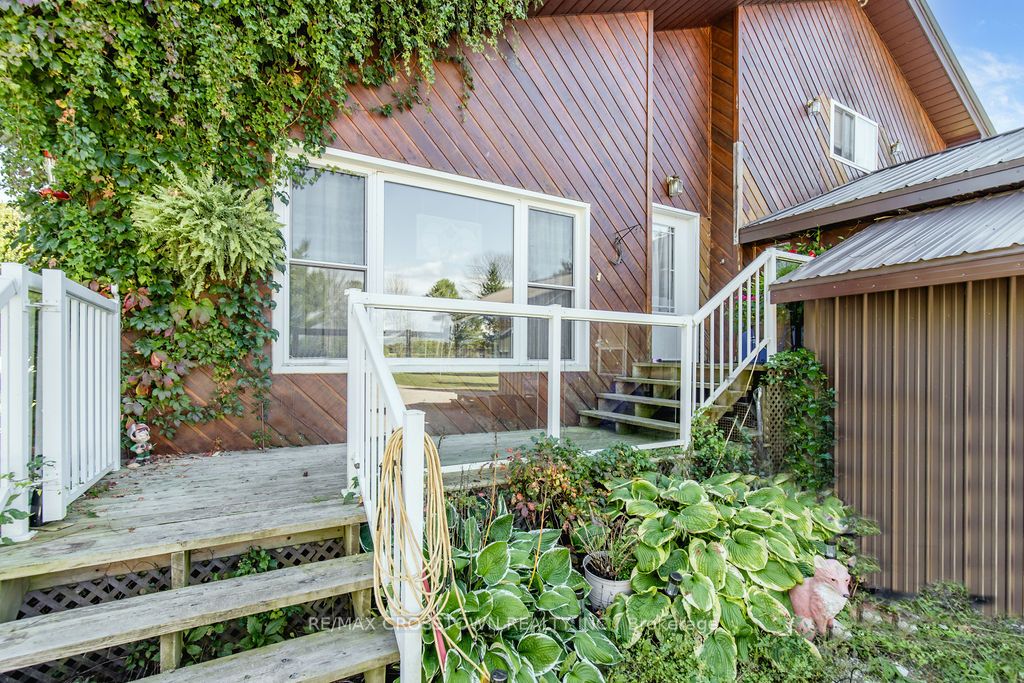 776 Monck Road Property Photo 5