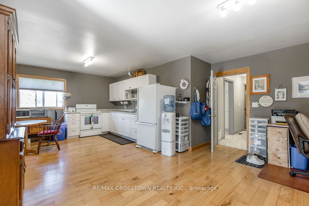 776 Monck Road Property Photo 7