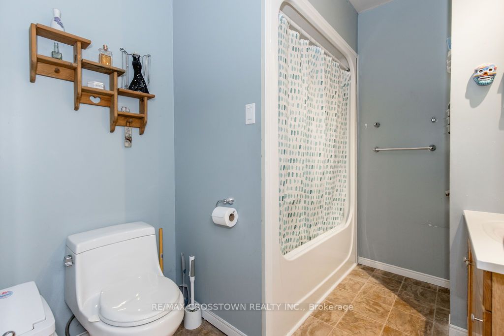 776 Monck Road Property Photo 12
