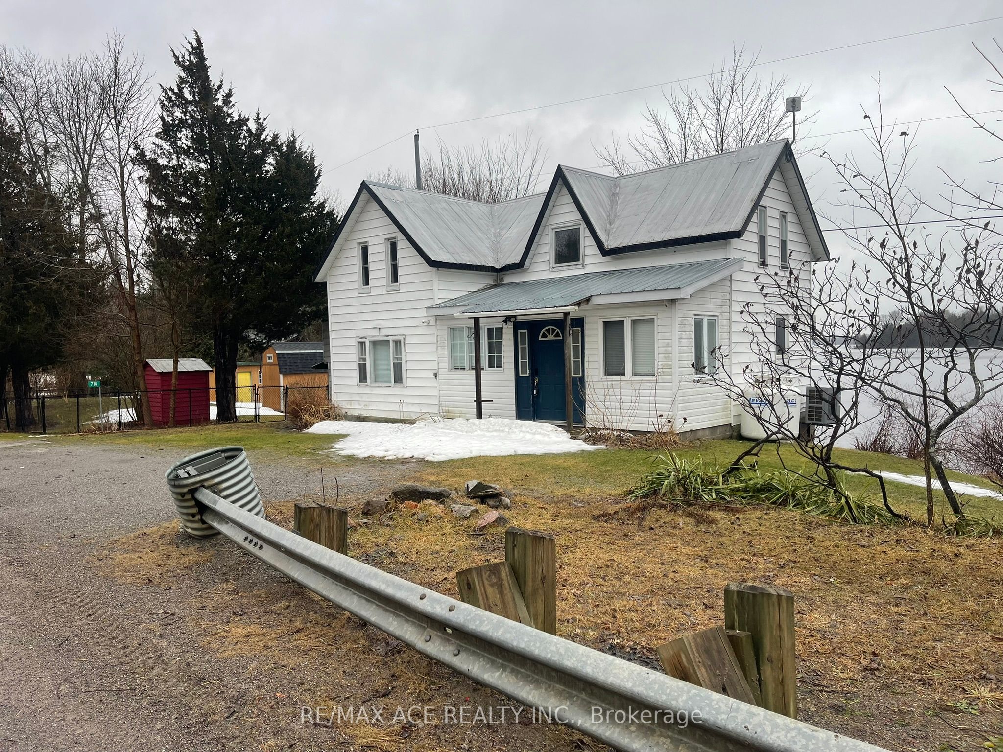716 County Rd 15 Property Photo