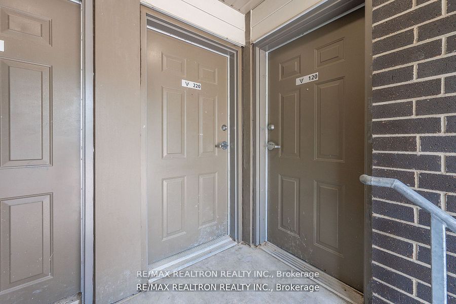 338 Albert Street 220 Property Photo 4