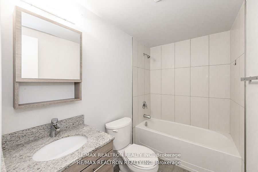 338 Albert Street 220 Property Photo 22