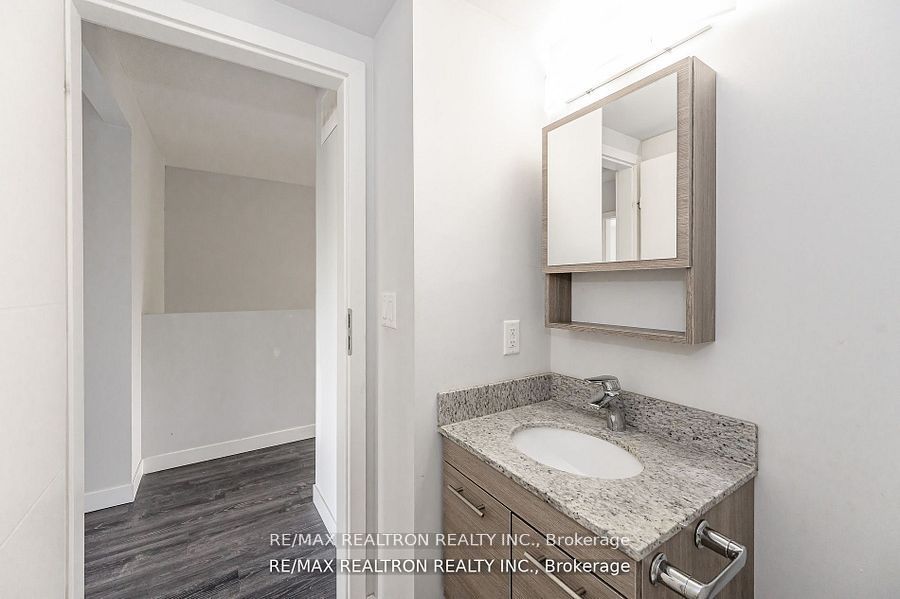 338 Albert Street 220 Property Photo 23