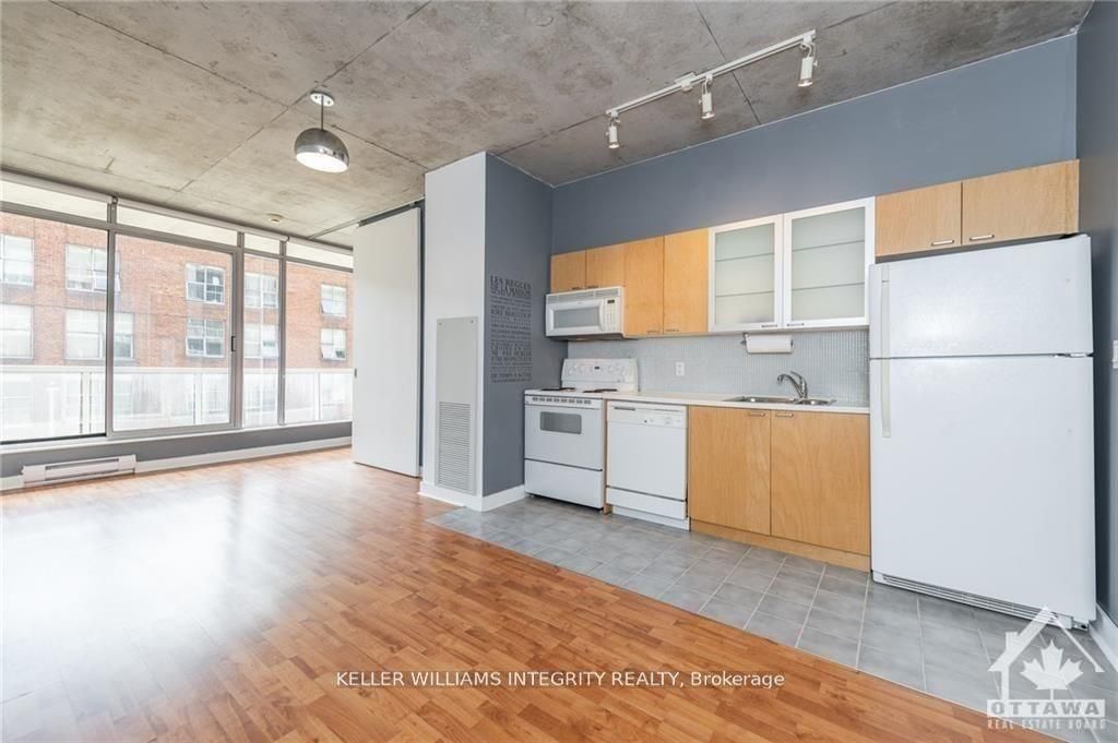 #411 - 383 Cumberland Street Property Photo 2