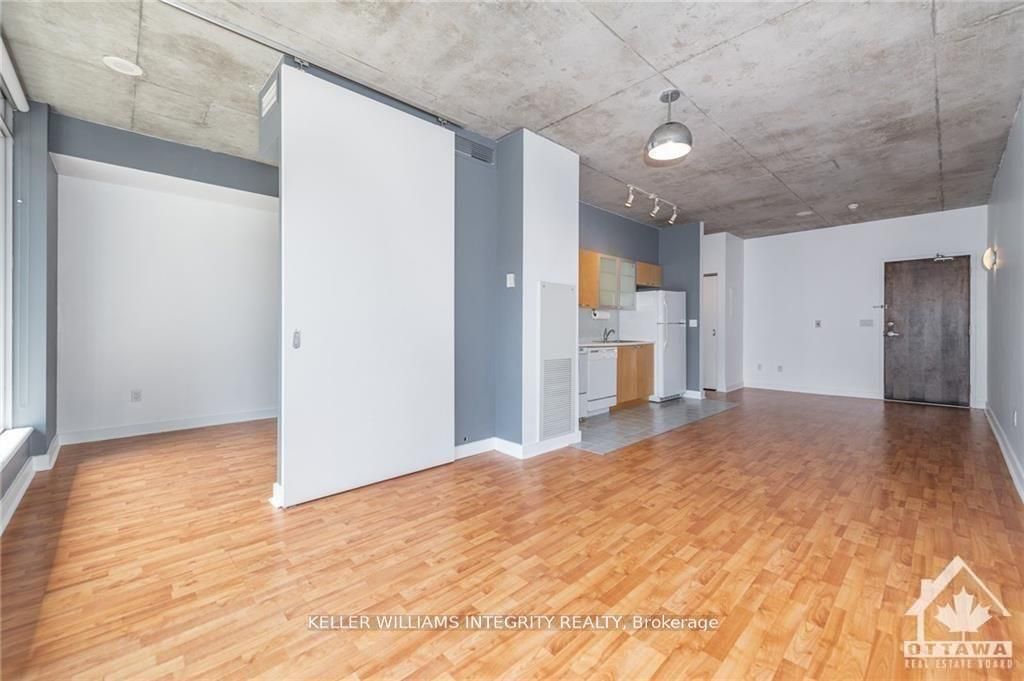 #411 - 383 Cumberland Street Property Photo 8