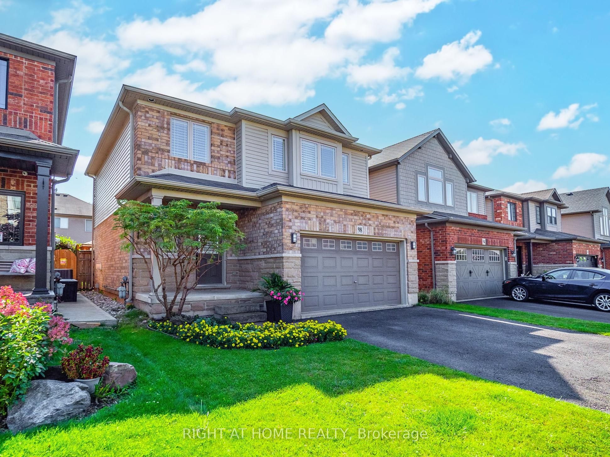 98 Willow Lane Property Photo