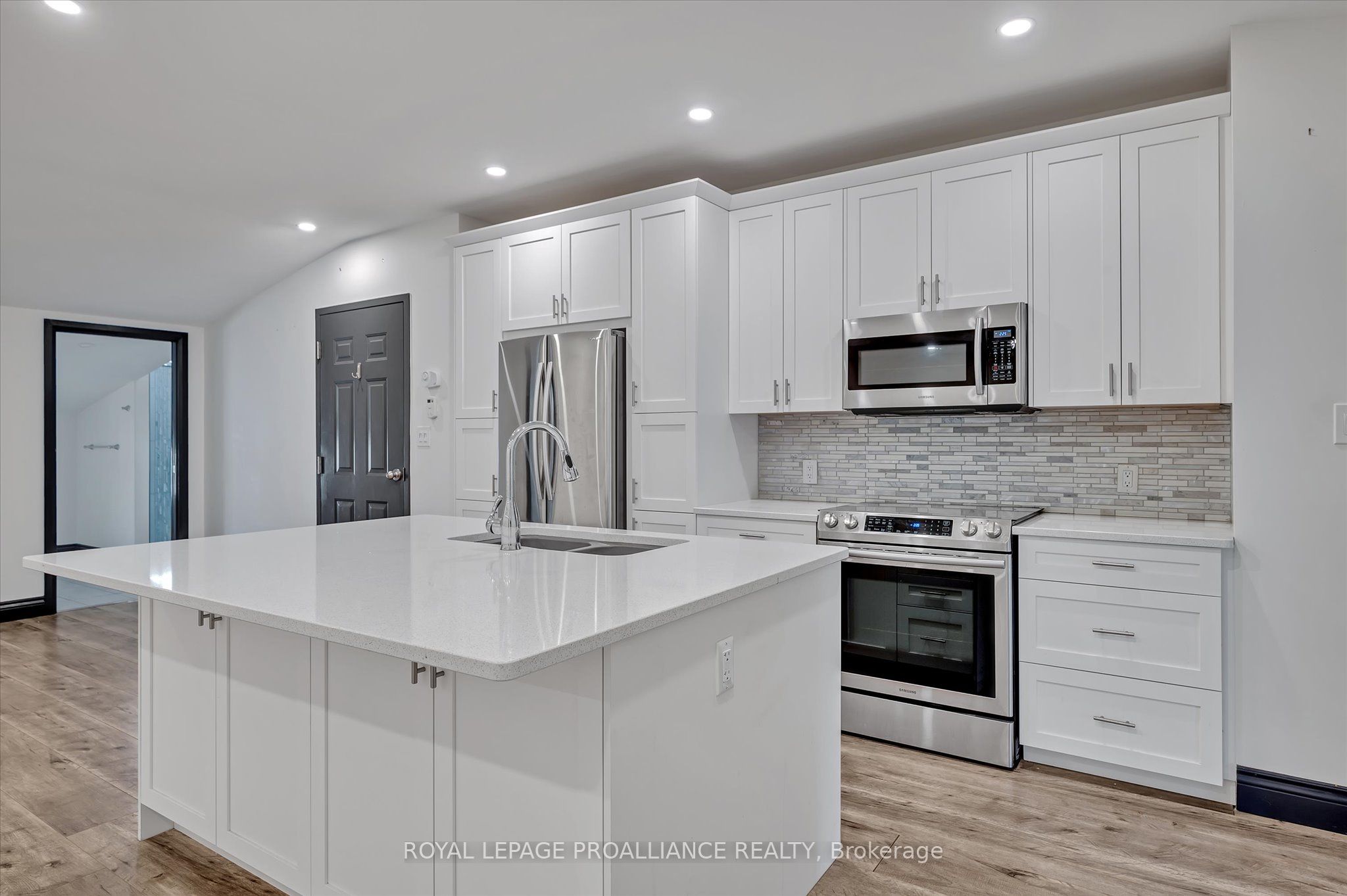255 Mcdonnel Street Property Photo 25