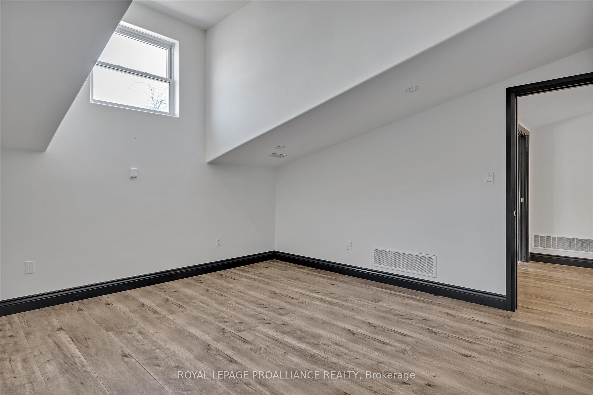 255 Mcdonnel Street Property Photo 28