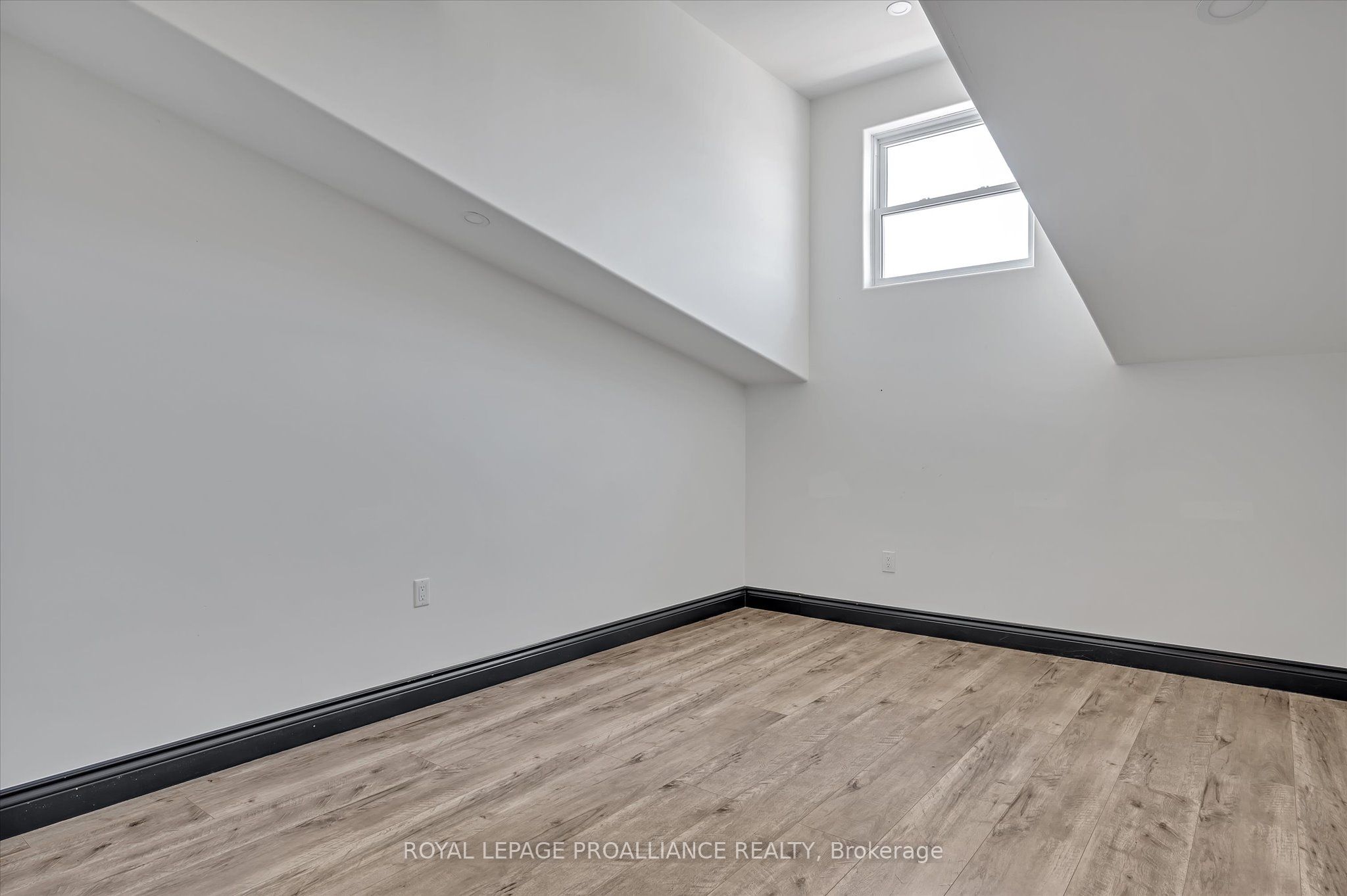 255 Mcdonnel Street Property Photo 30