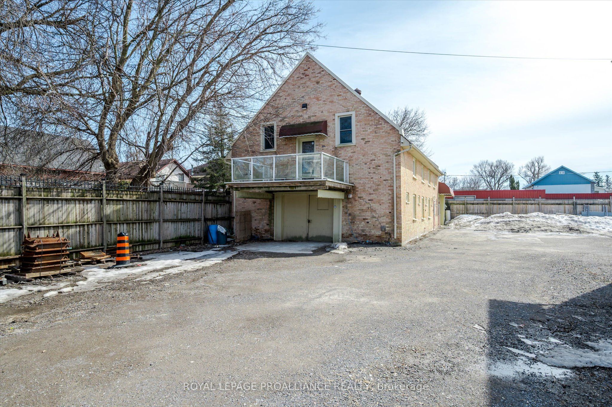 255 Mcdonnel Street Property Photo 35