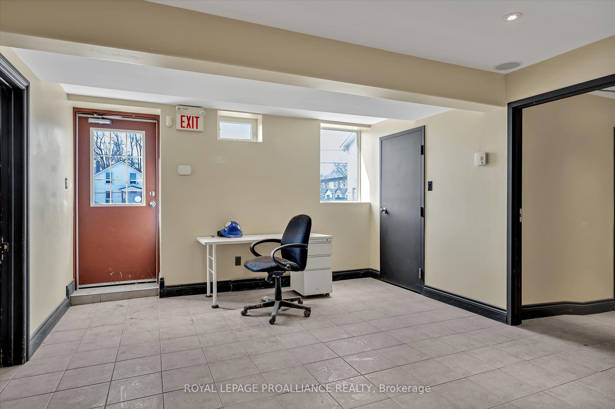 255 Mcdonnel Street Property Photo 37