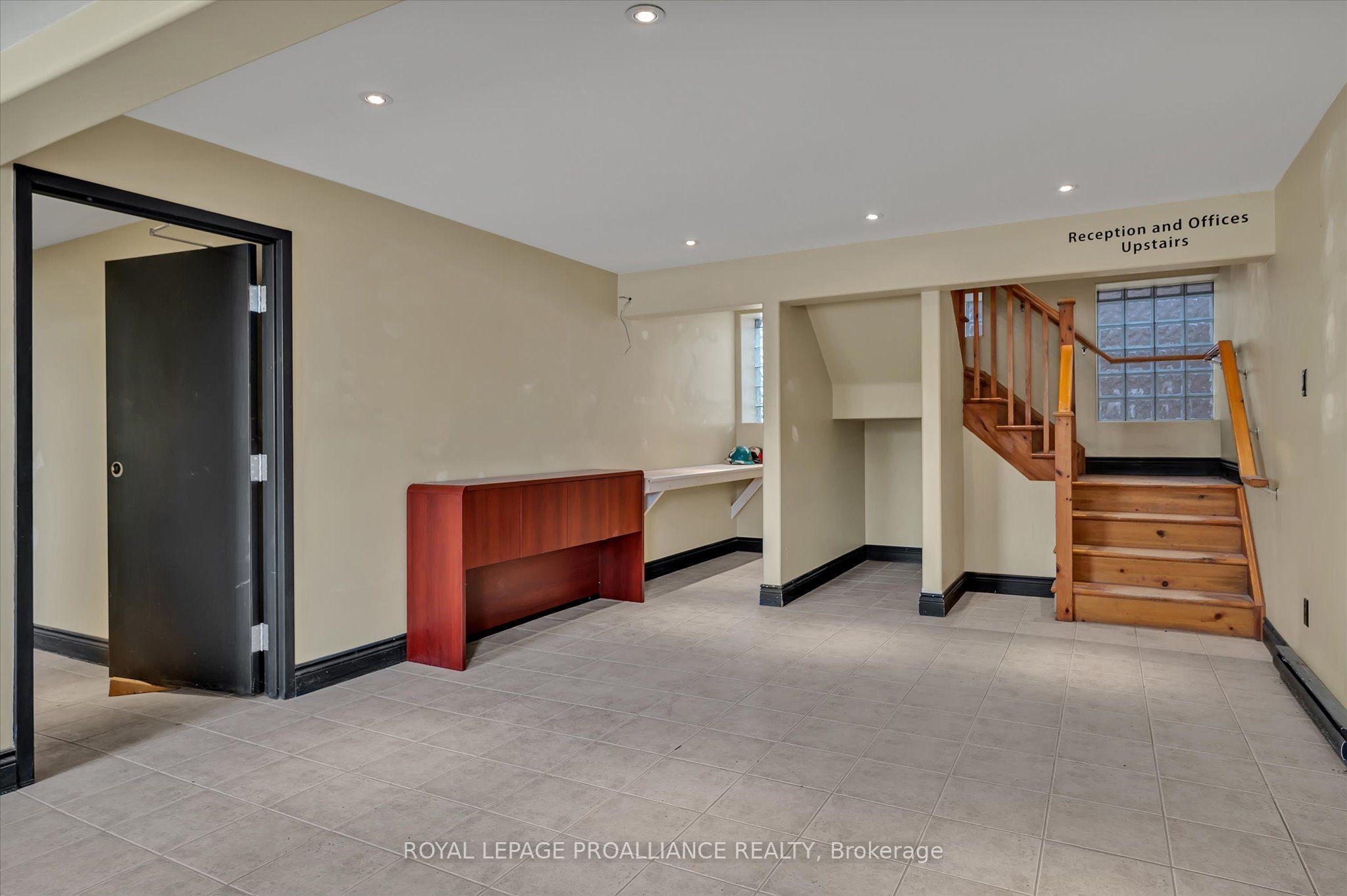 255 Mcdonnel Street Property Photo 38