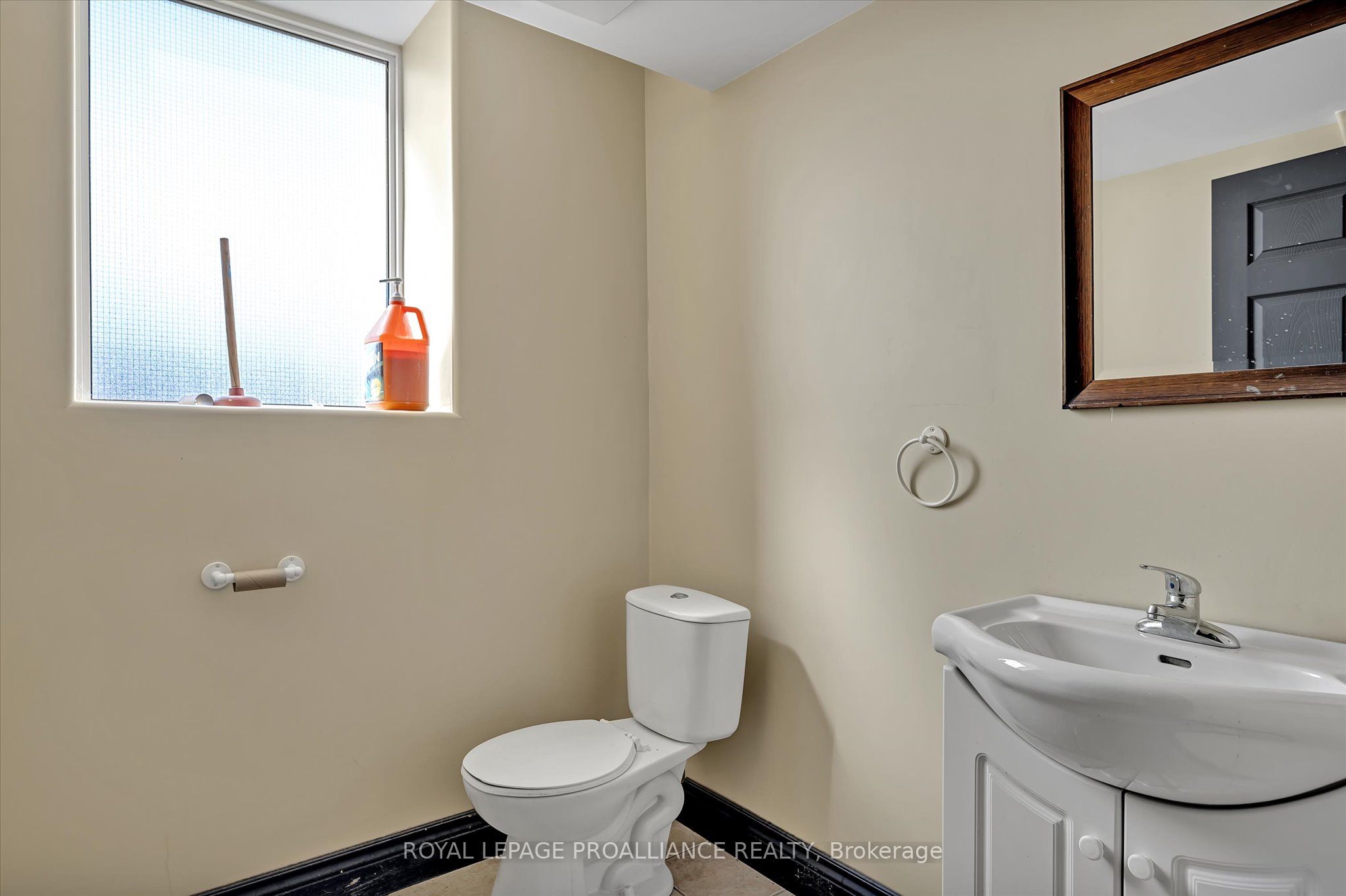 255 Mcdonnel Street Property Photo 39