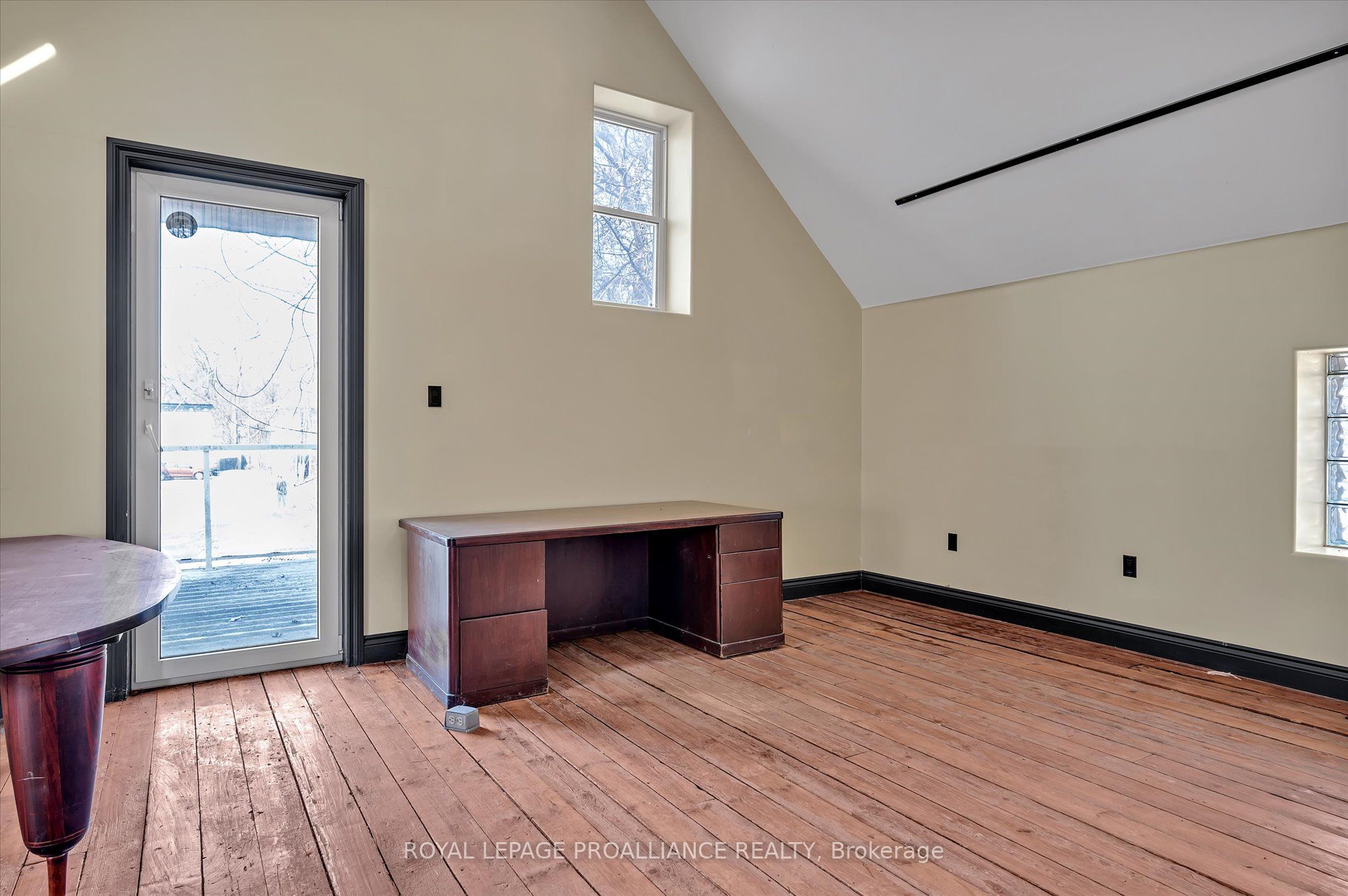 255 Mcdonnel Street Property Photo 44