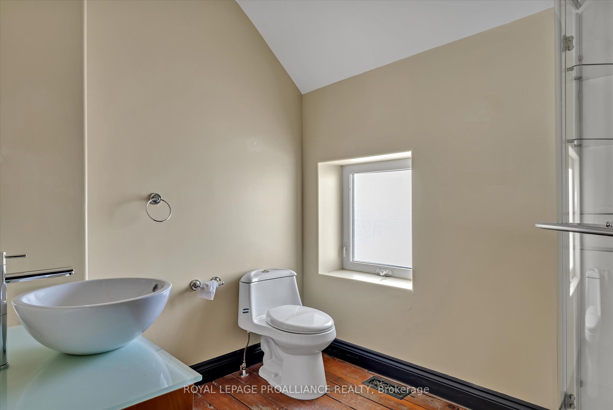 255 Mcdonnel Street Property Photo 47