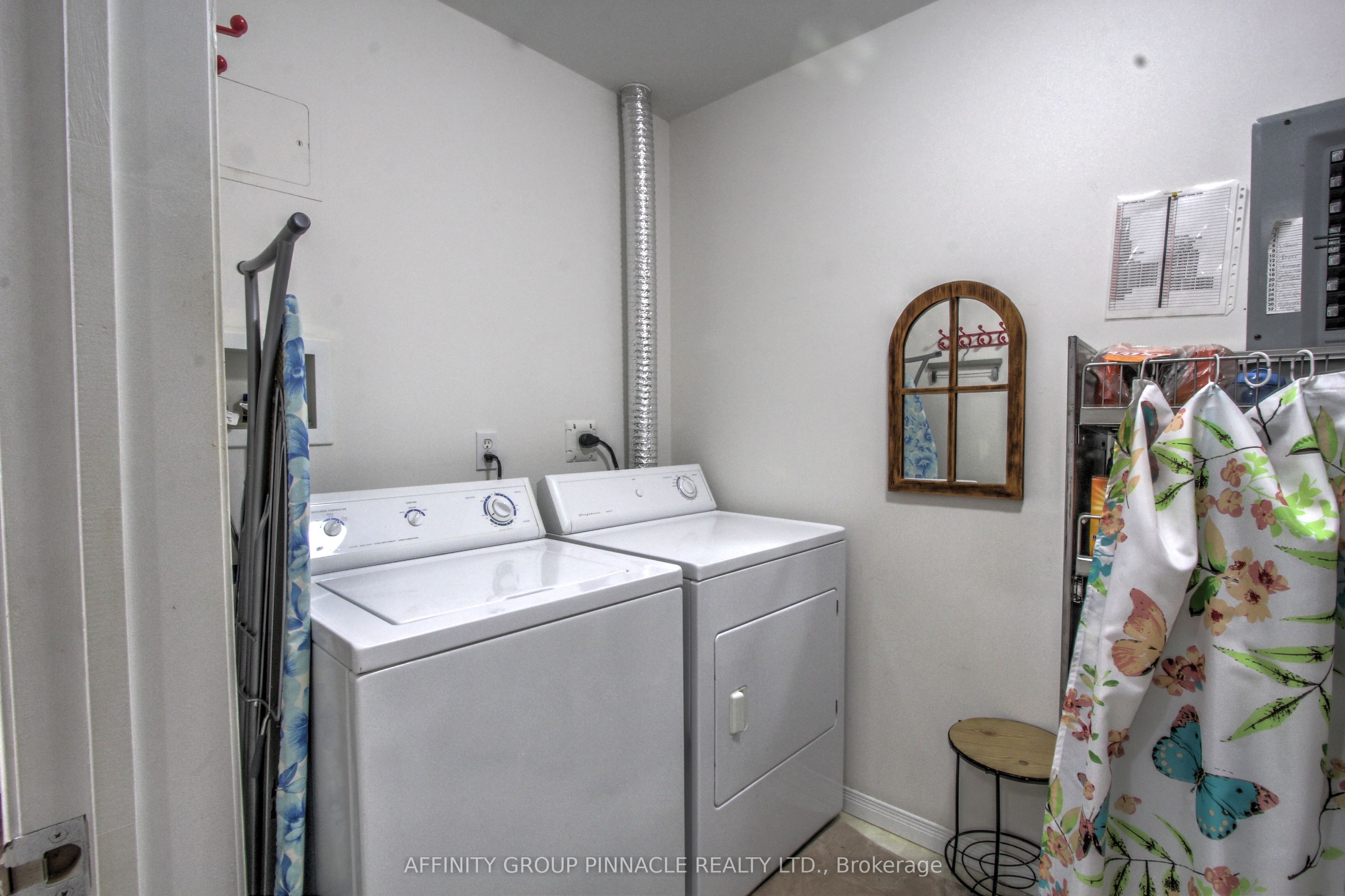 8 Huron Street E 106 Property Photo 29