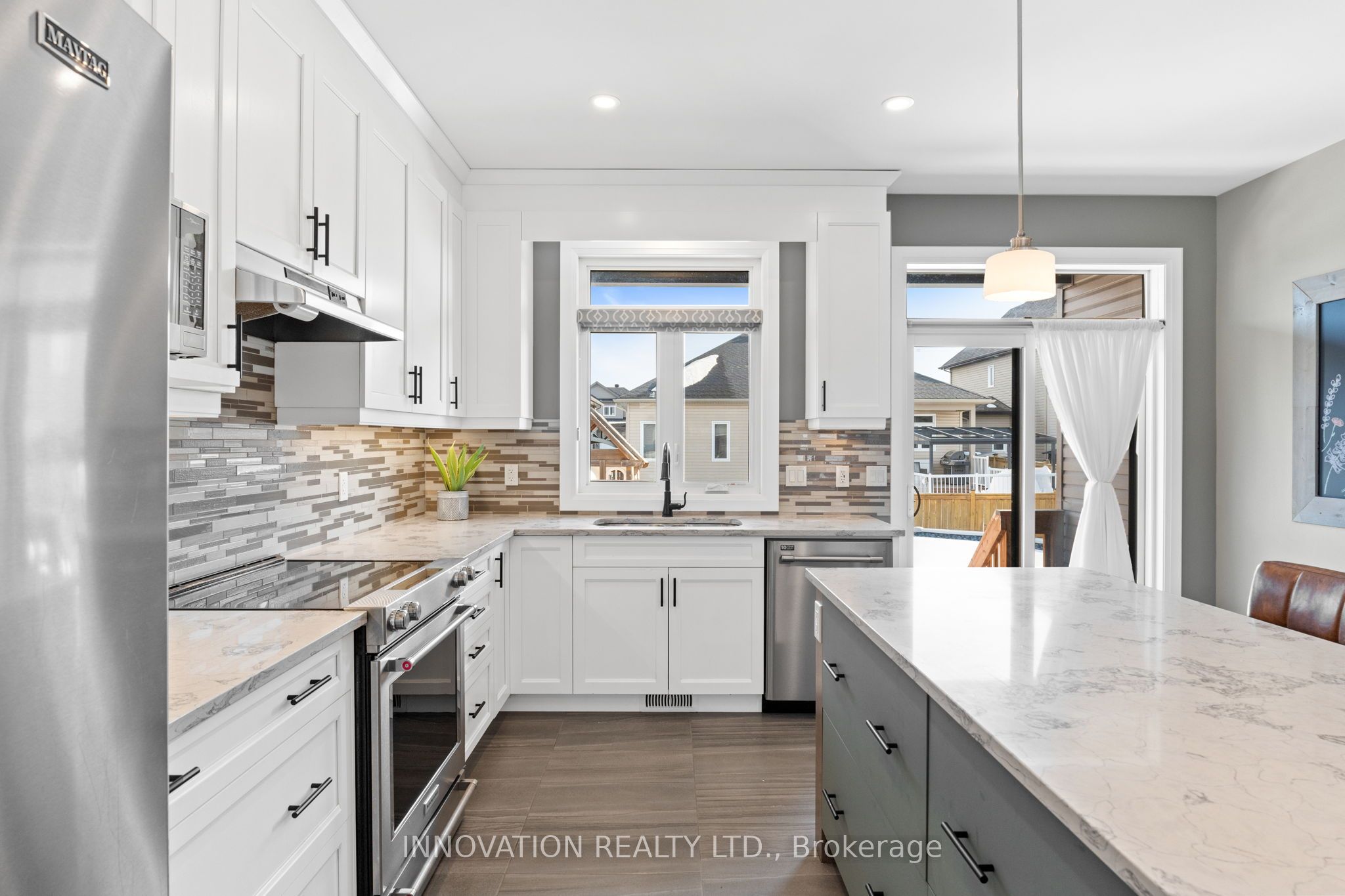 404 Bruges Street Property Photo 11