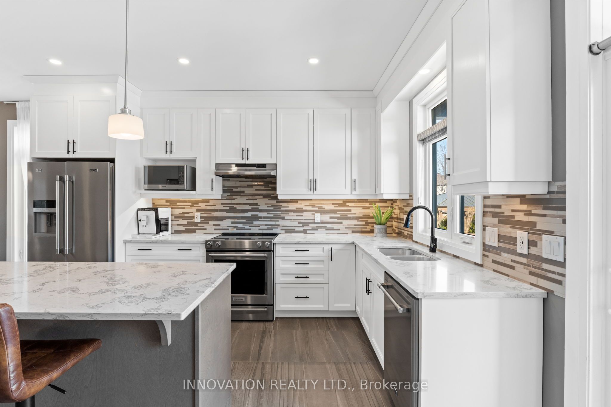 404 Bruges Street Property Photo 14