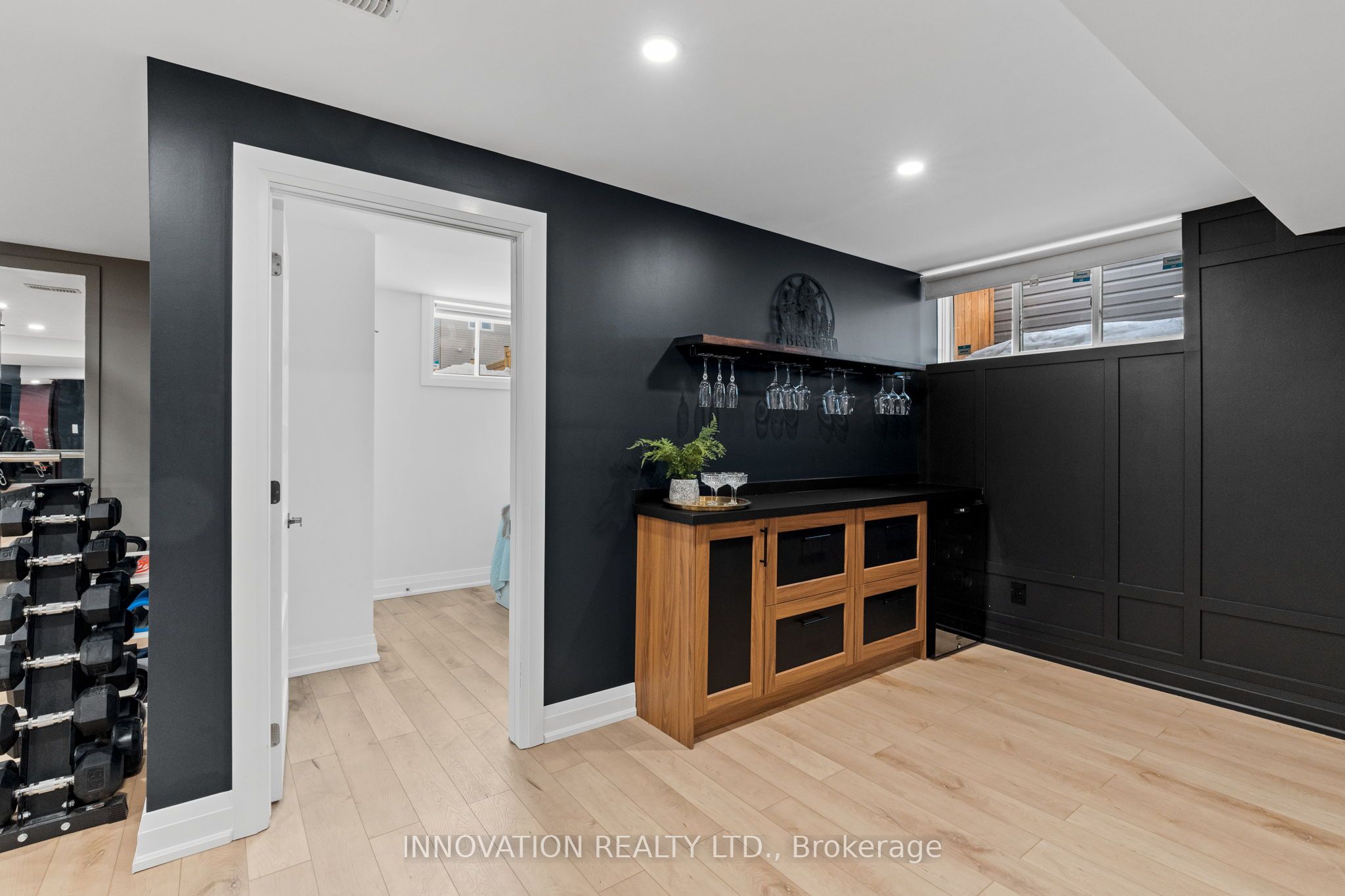 404 Bruges Street Property Photo 36