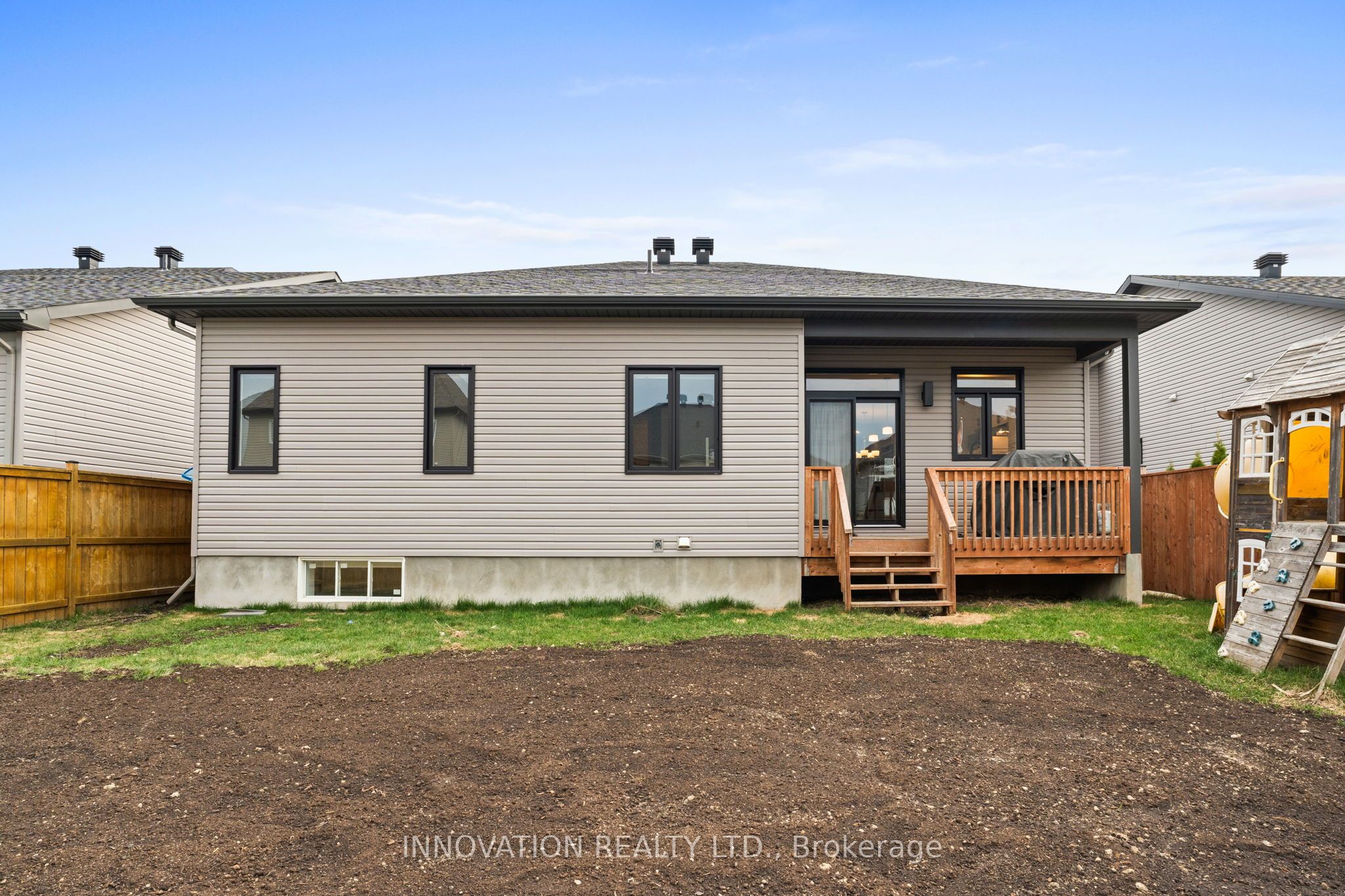 404 Bruges Street Property Photo 42