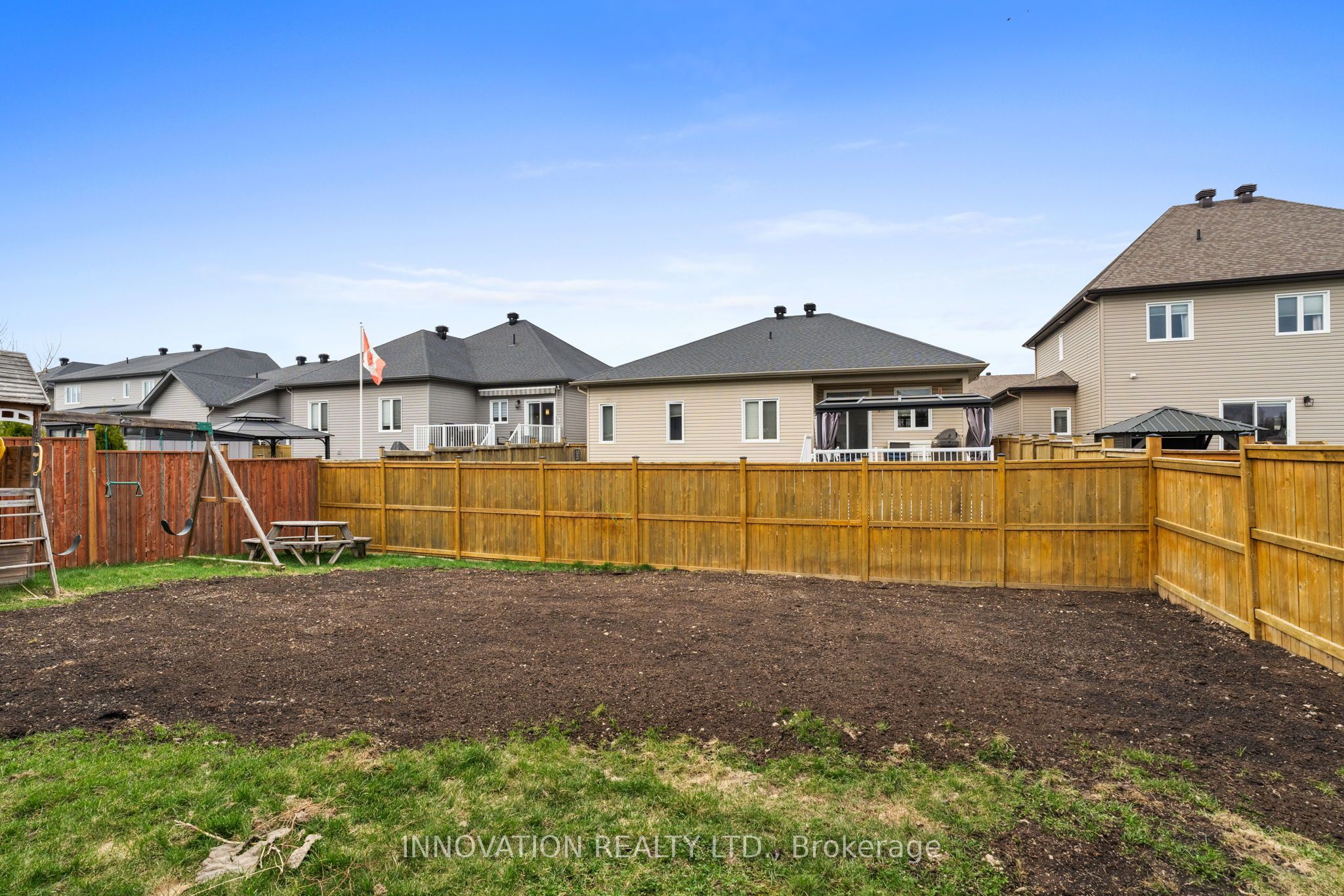 404 Bruges Street Property Photo 43