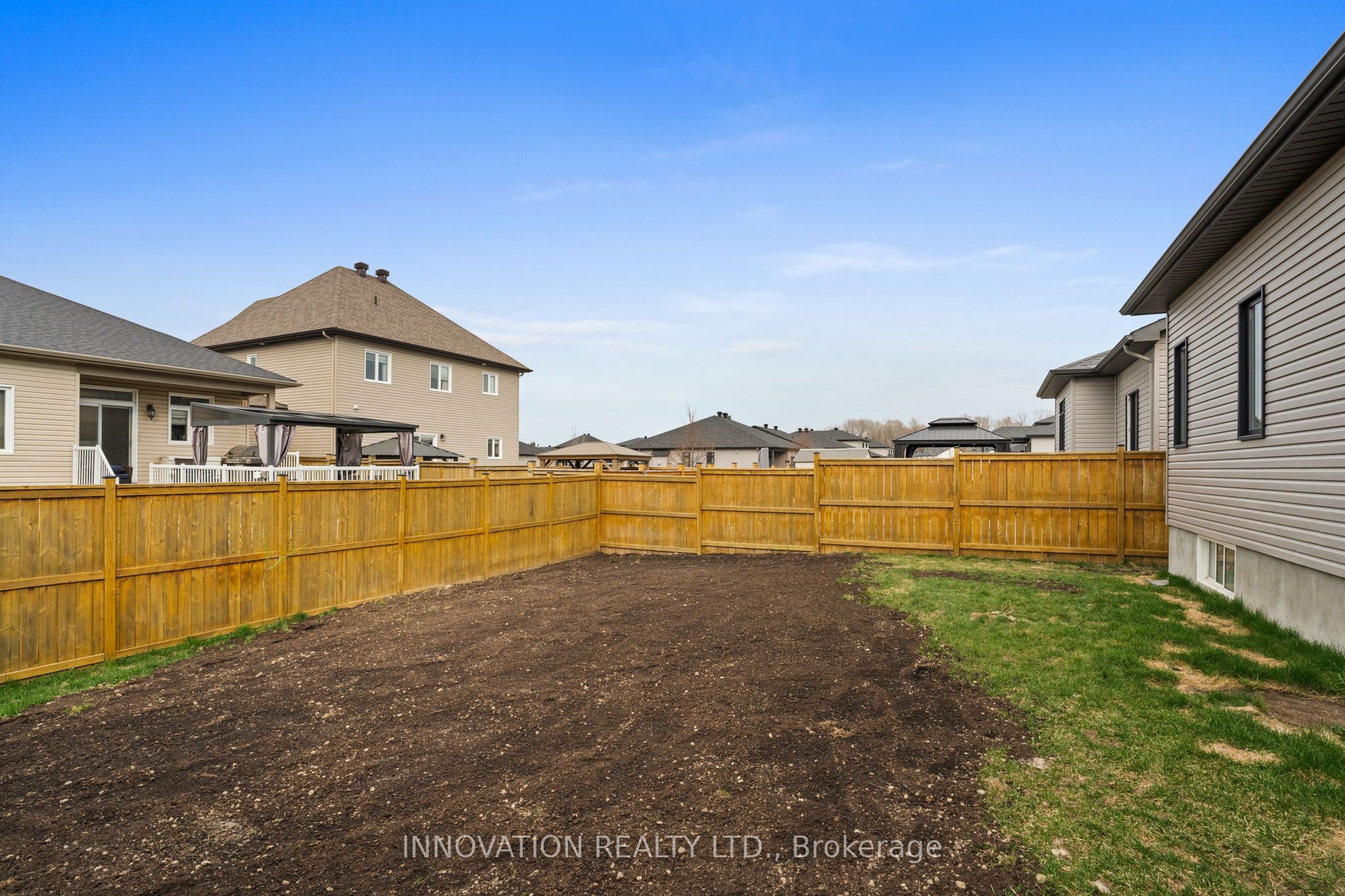 404 Bruges Street Property Photo 44