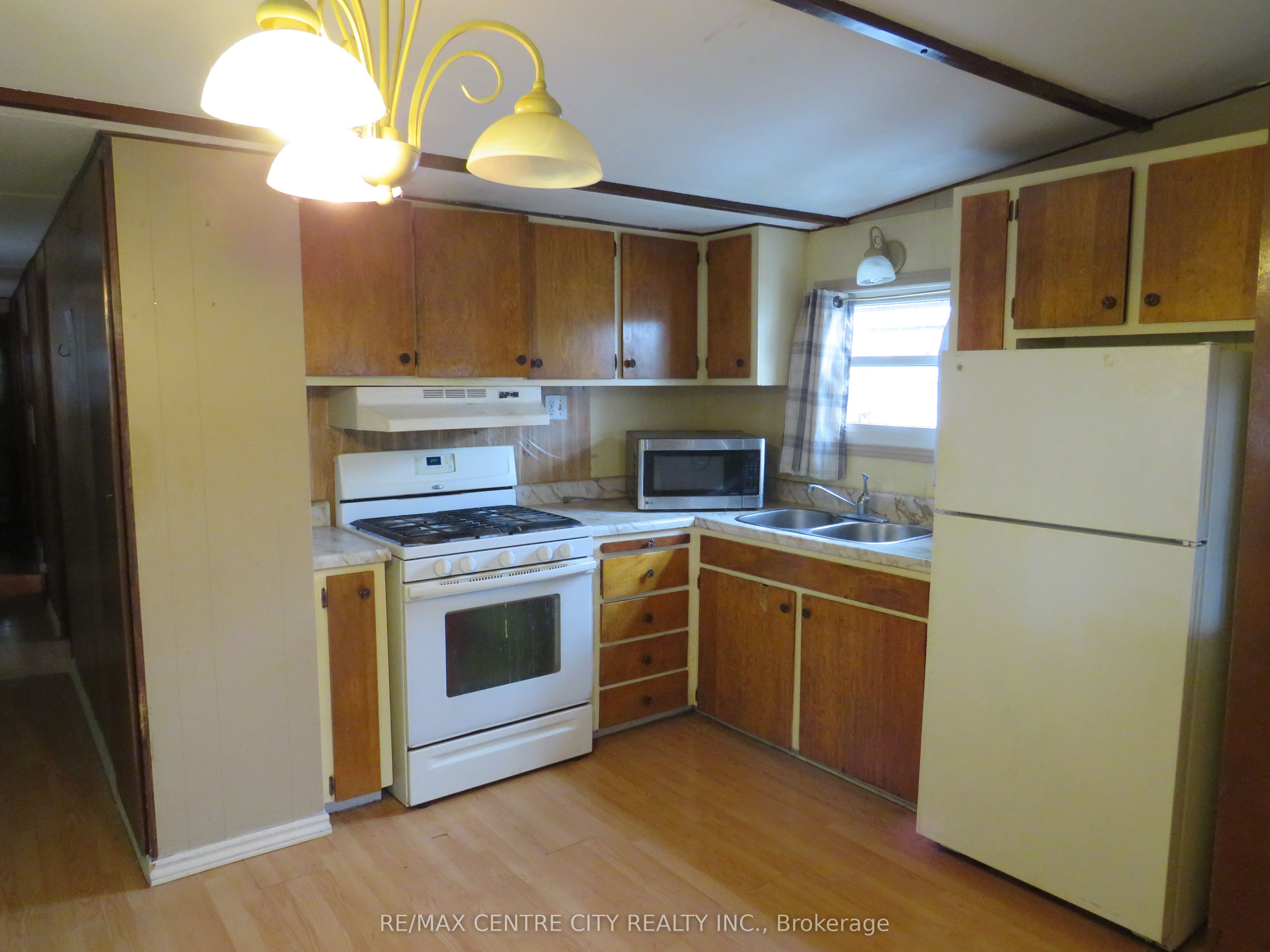 2189 Dundas Street E 21 Property Photo 9