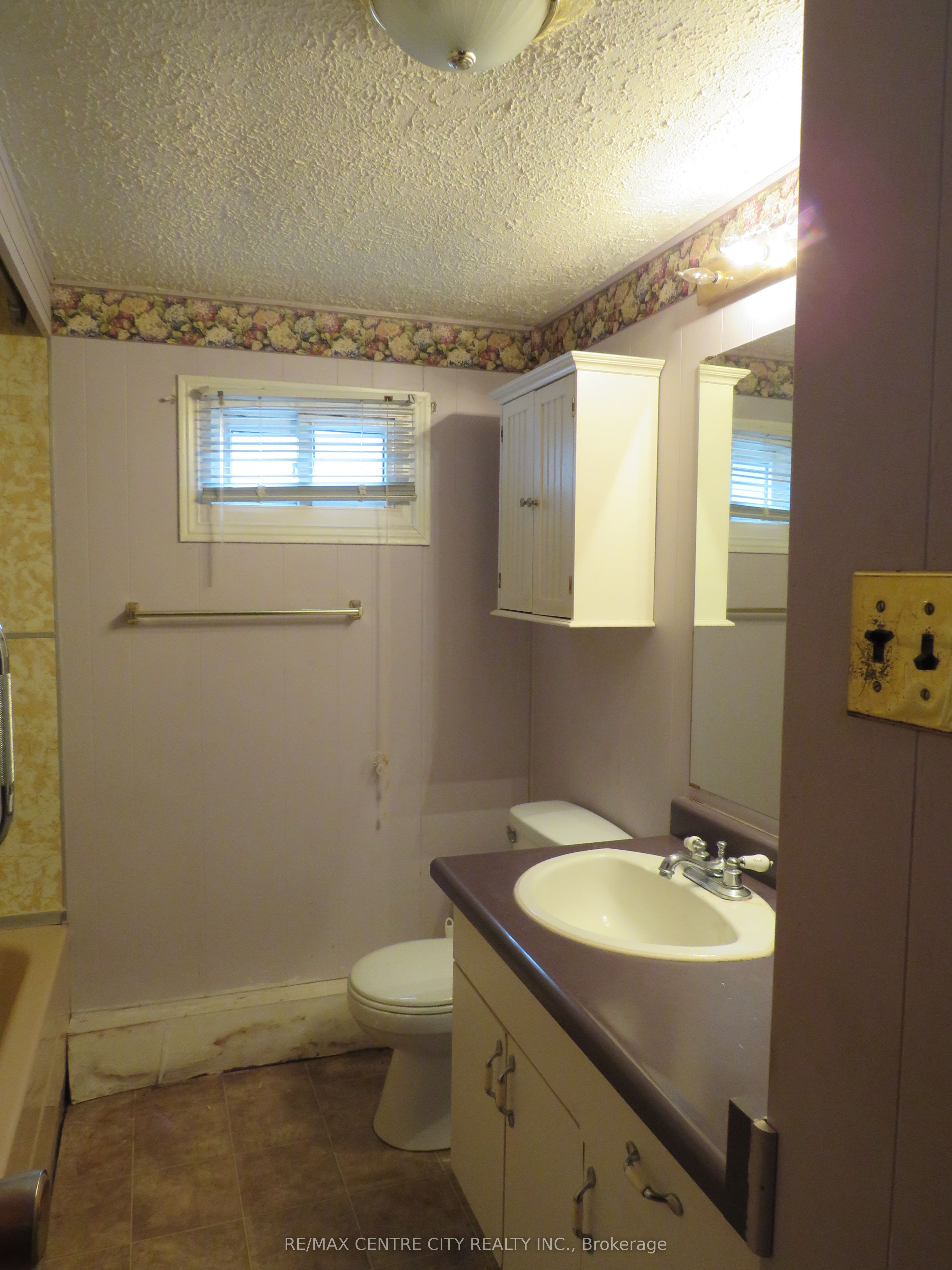 2189 Dundas Street E 21 Property Photo 13