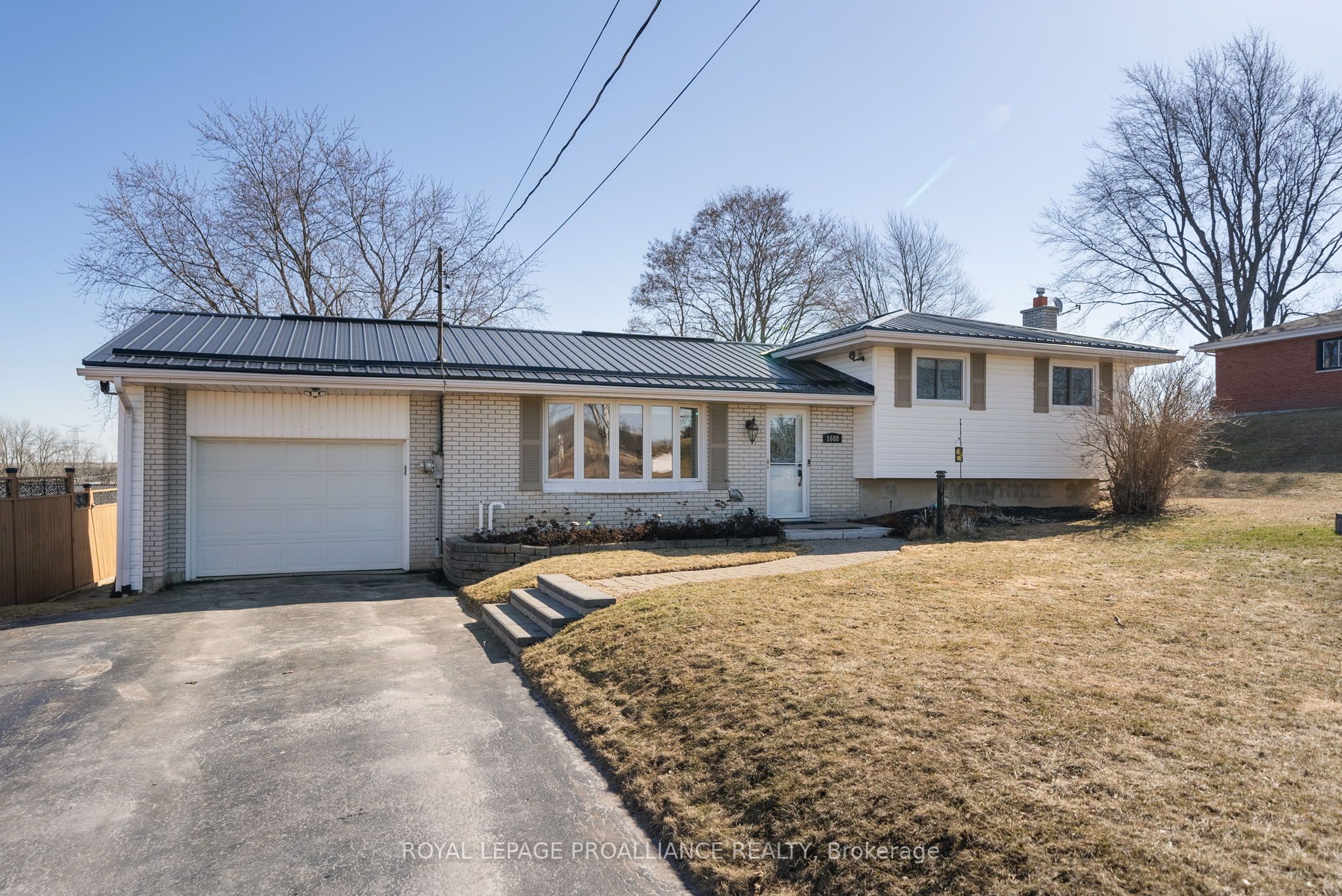 1688 Wallbridge Loyalist Road Property Photo