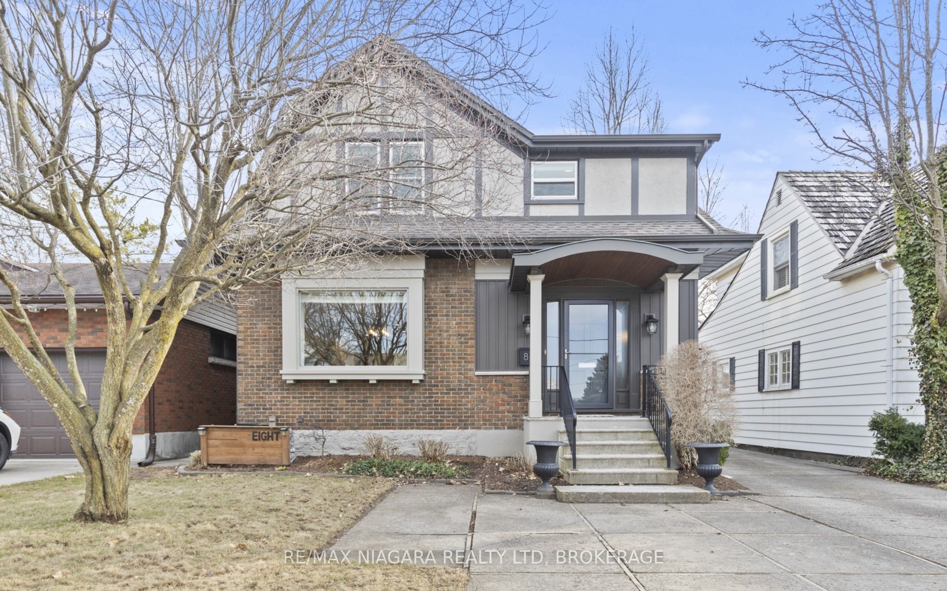 8 Old Orchard Rd Property Photo