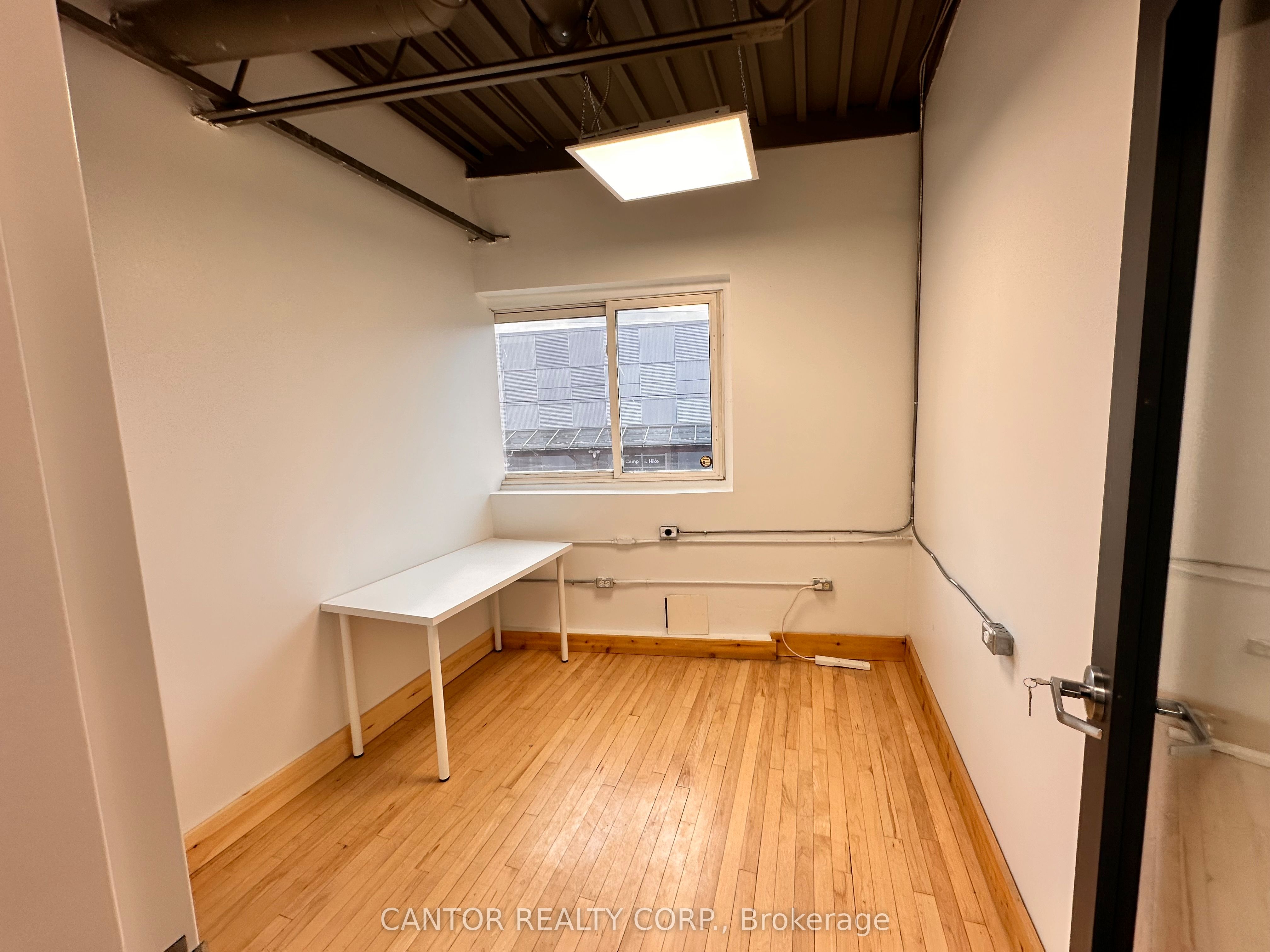 #6 - 371a Richmond Road Property Photo 29