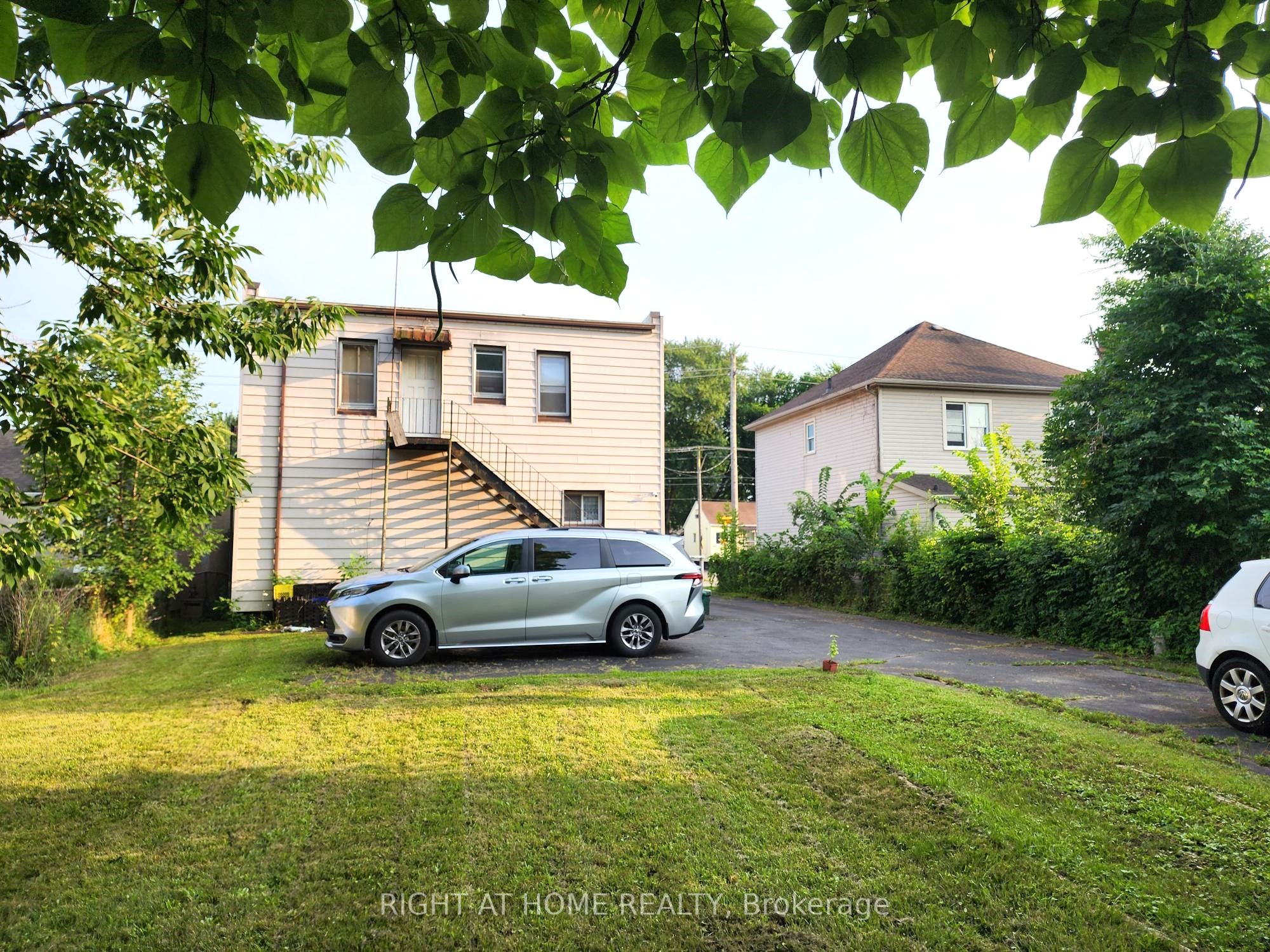 278 Lincoln Street Property Photo 7