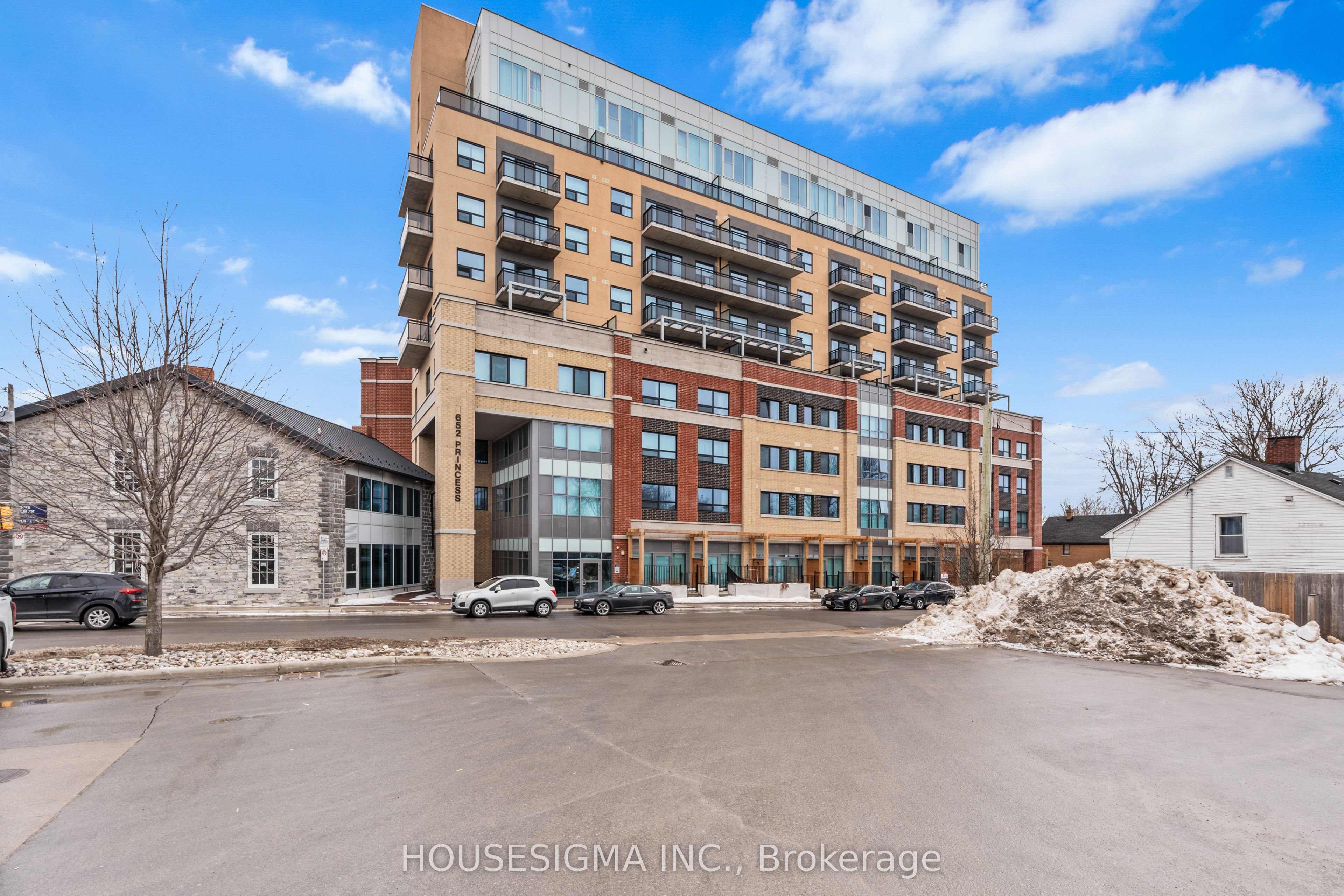 #1003 - 652 Princess Street Property Photo