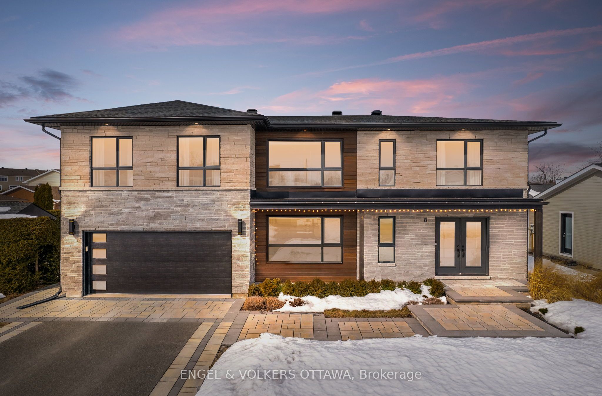 8 Roselawn Court Property Photo