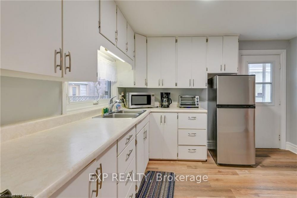12 Cartwright Street Property Photo 11