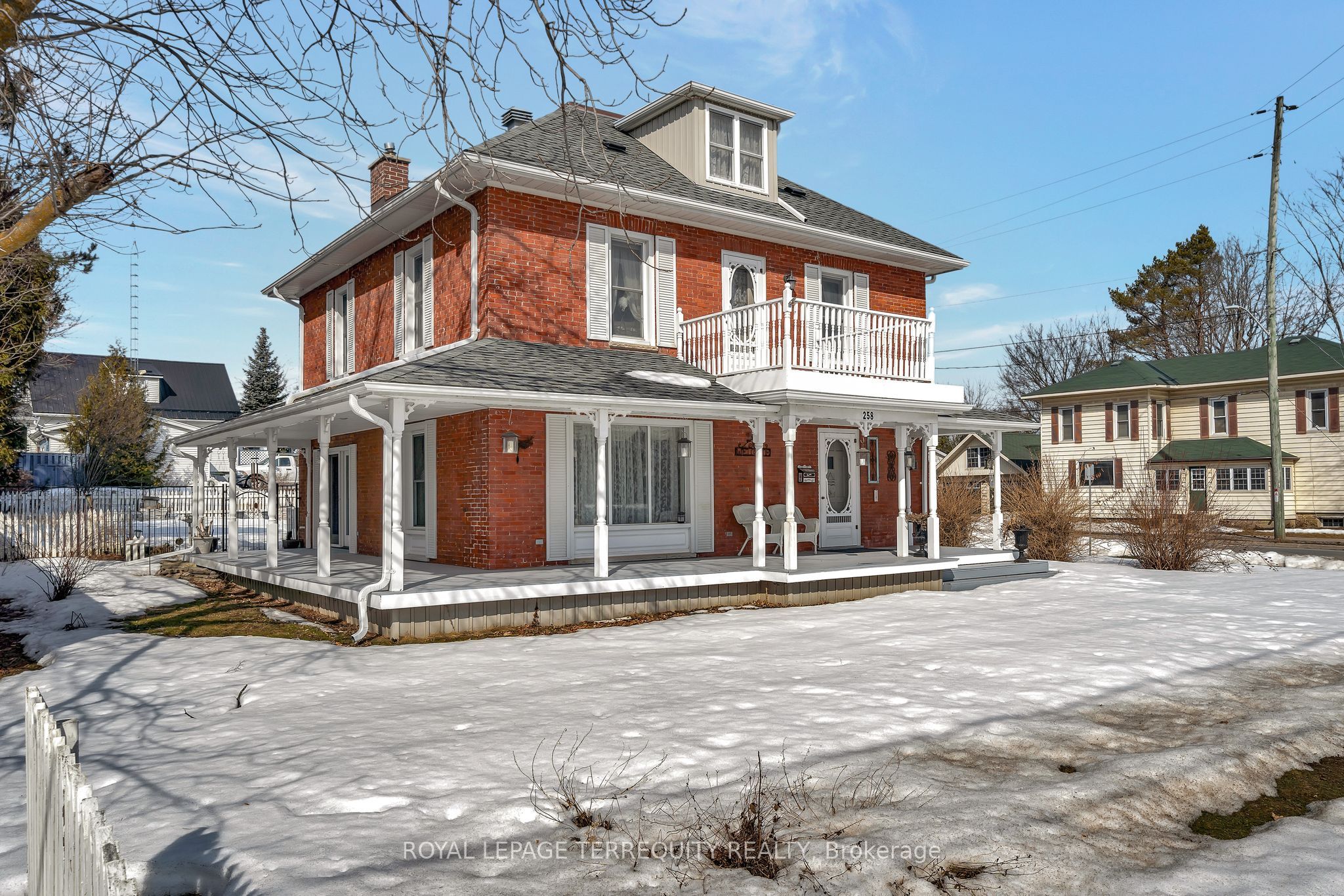 258 Grand Road Property Photo 1