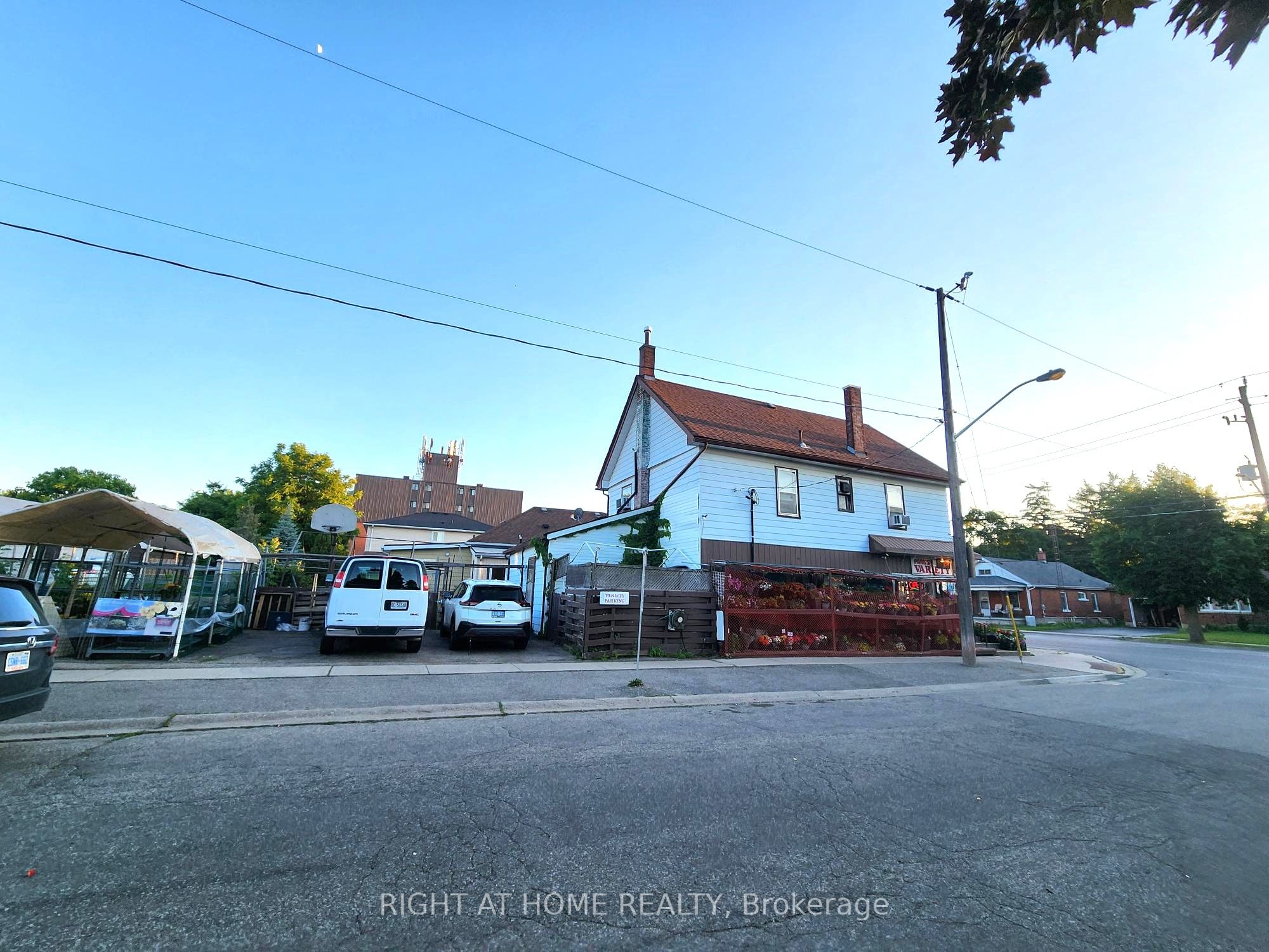 43 North Park Street Property Photo 2
