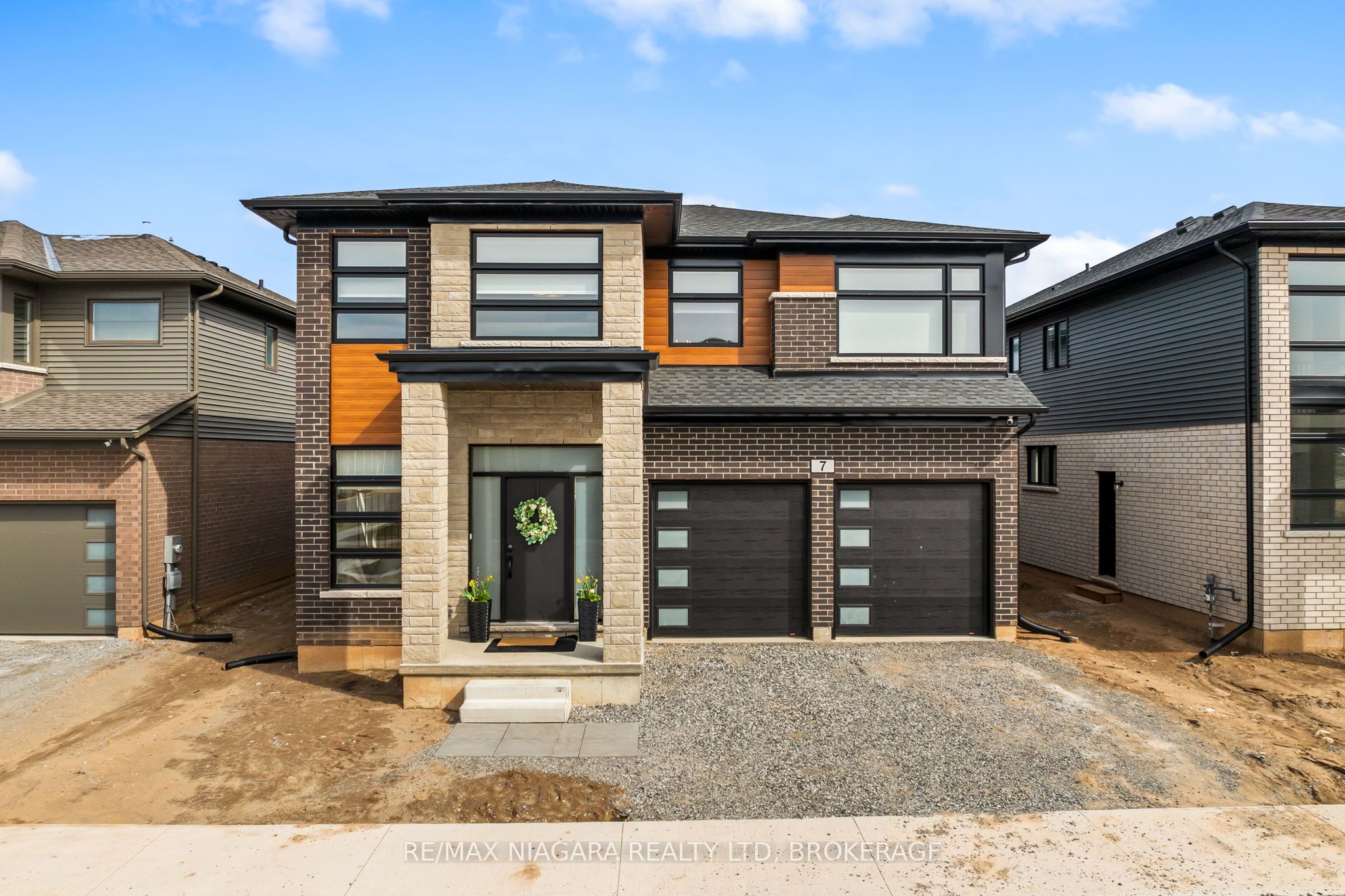 7 Samuel Avenue Property Photo 1