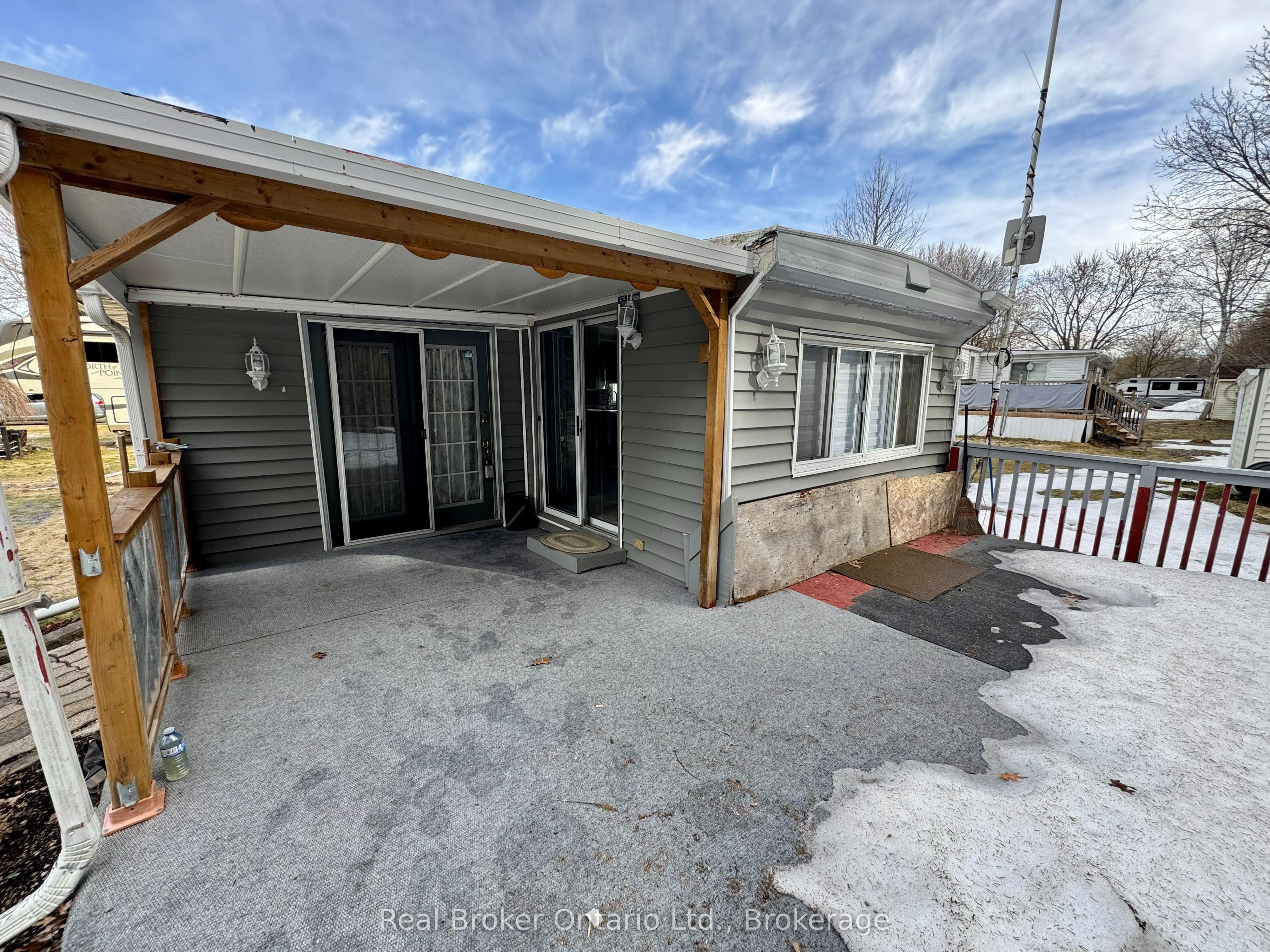 #159 - 580 Beaver Creek Road Property Photo 2