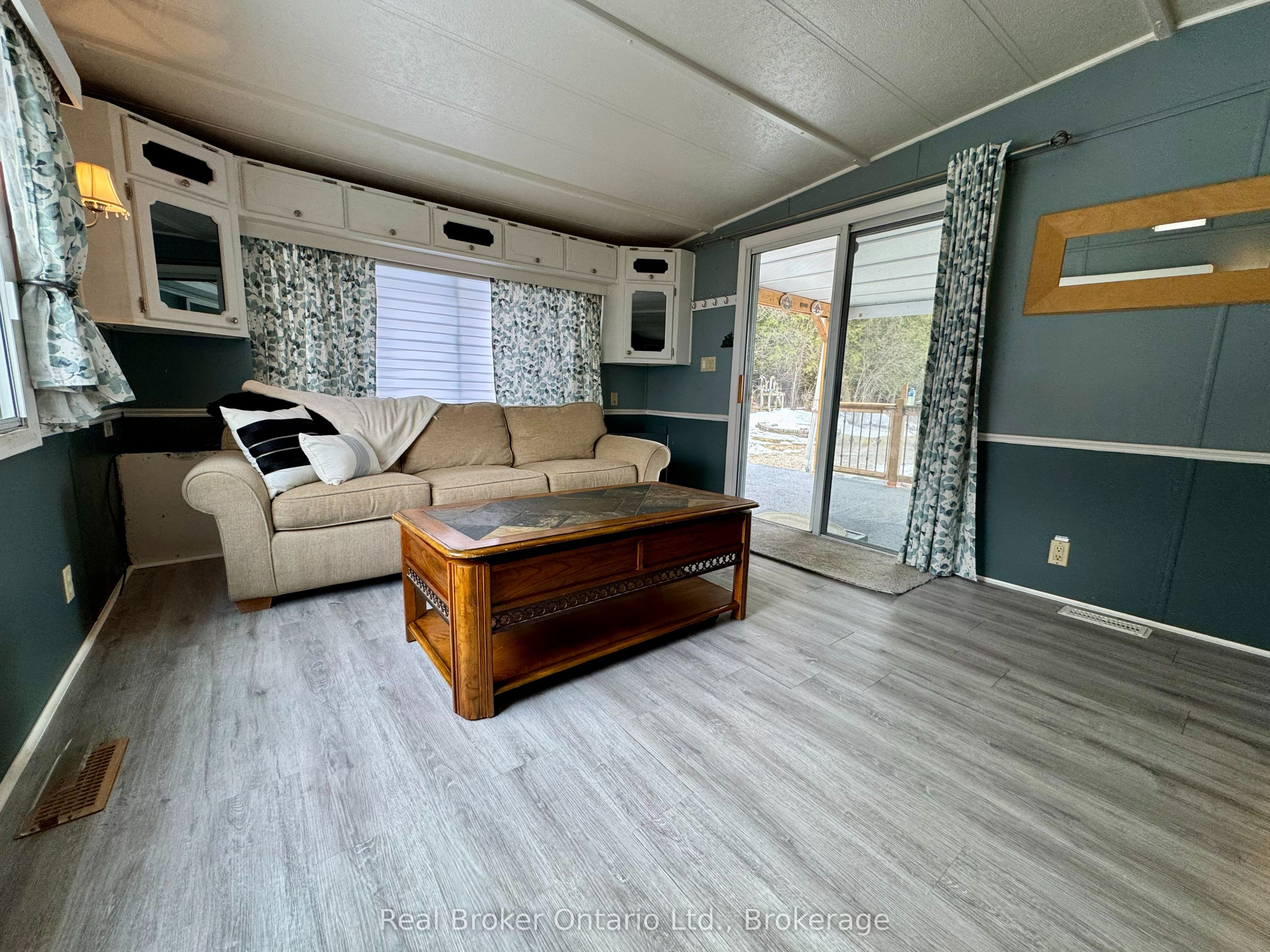 #159 - 580 Beaver Creek Road Property Photo 4
