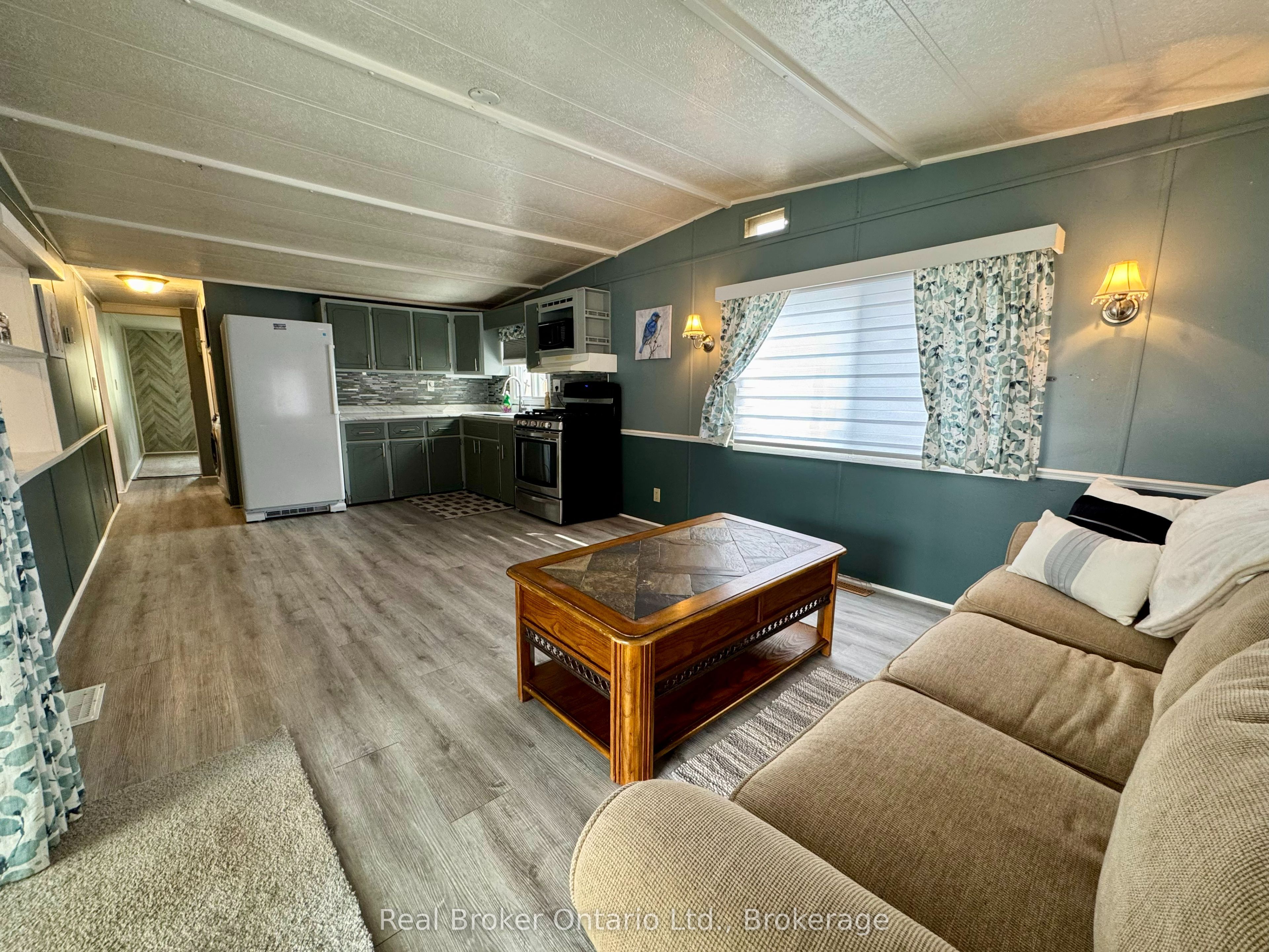 #159 - 580 Beaver Creek Road Property Photo 5