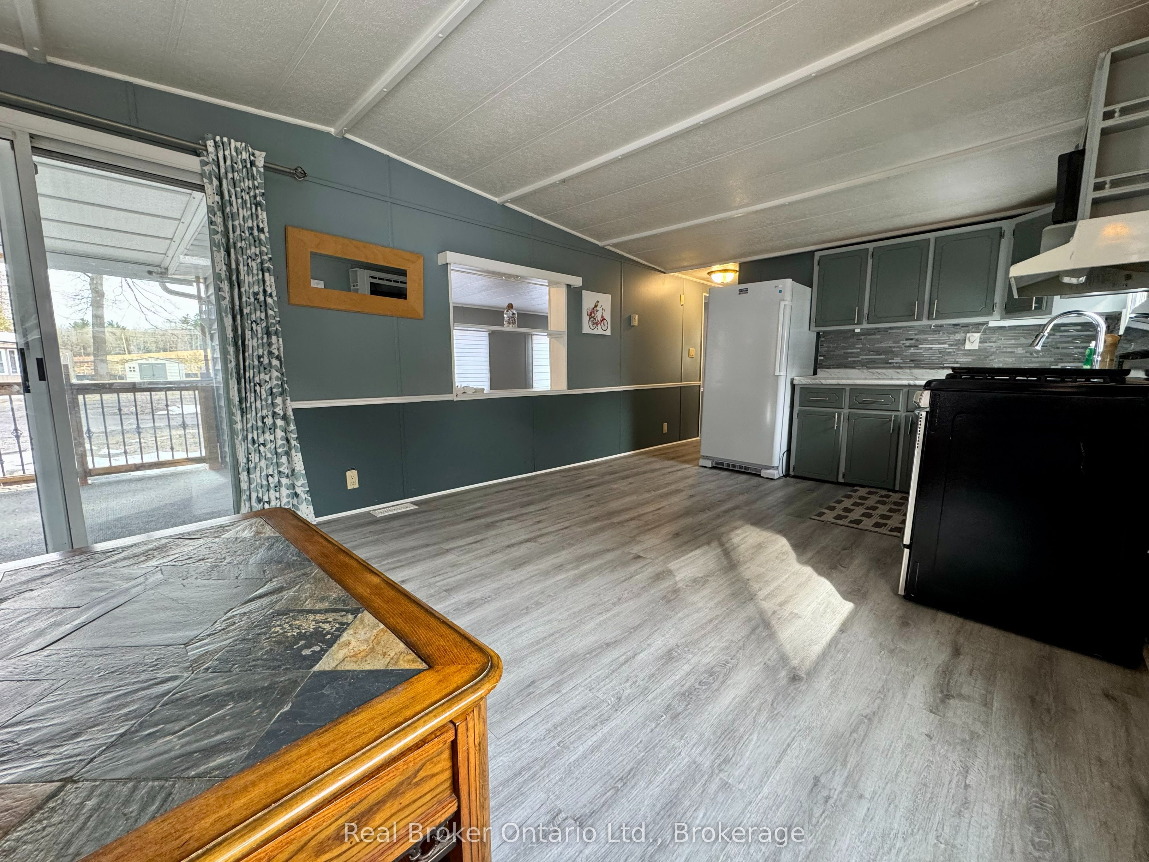 #159 - 580 Beaver Creek Road Property Photo 9