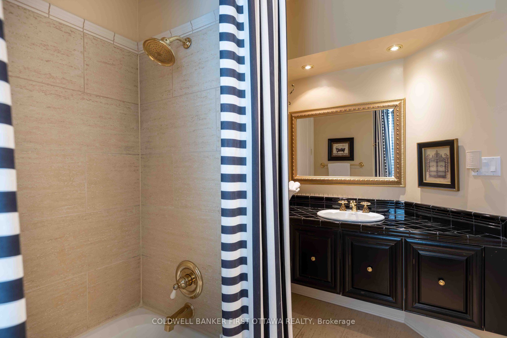 6197 Ottawa Street Property Photo 23